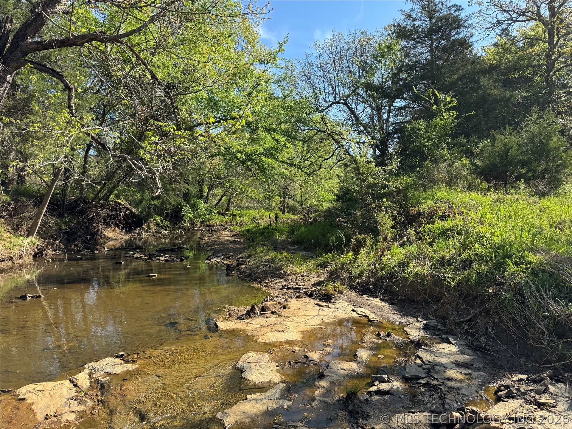 E Blue Creek Road Property Photo 32