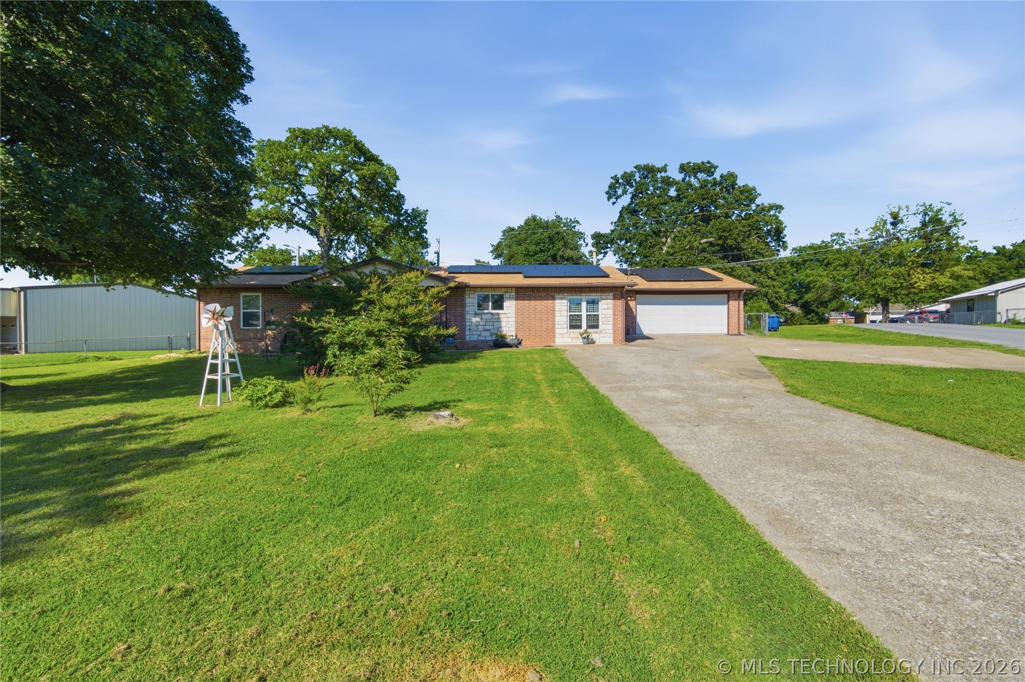 800 N Ross Property Photo 2