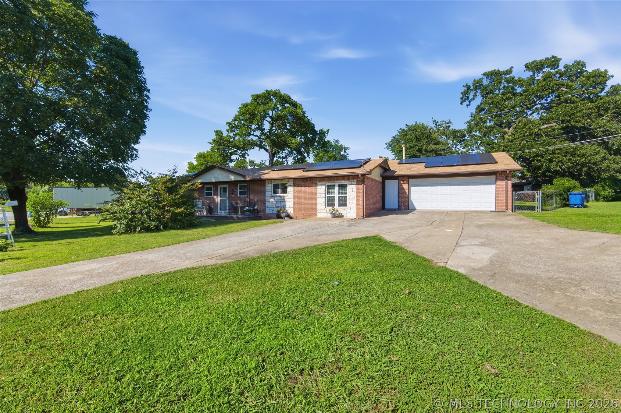 800 N Ross Property Photo 3
