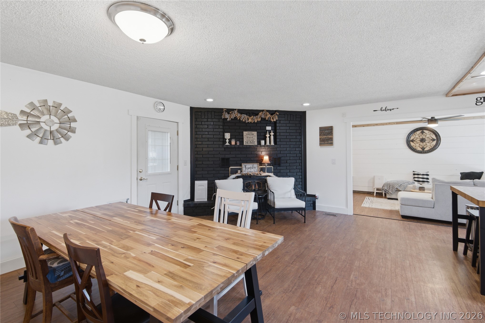 800 N Ross Property Photo 11