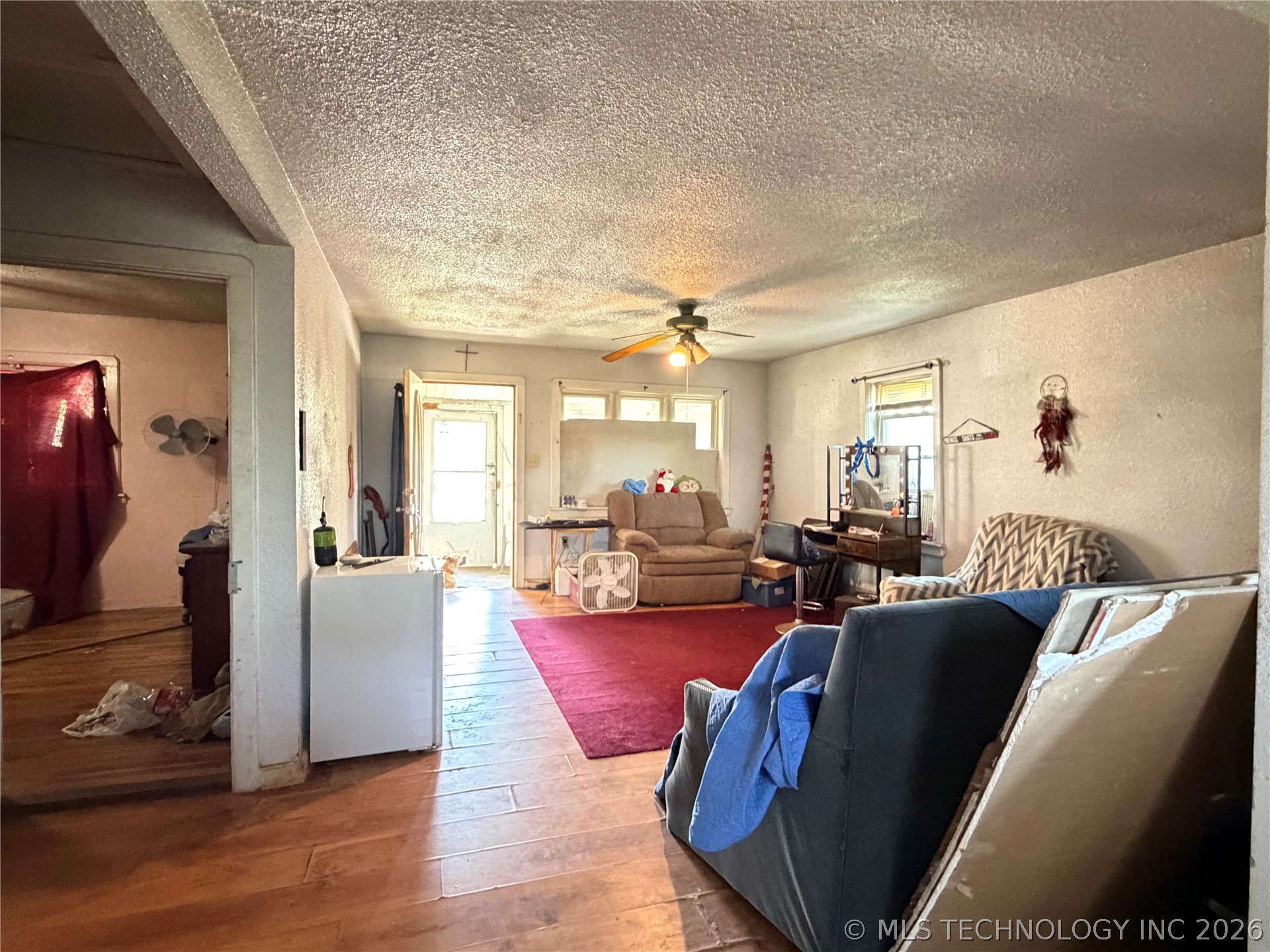 311 E 4th Avenue Property Photo 3