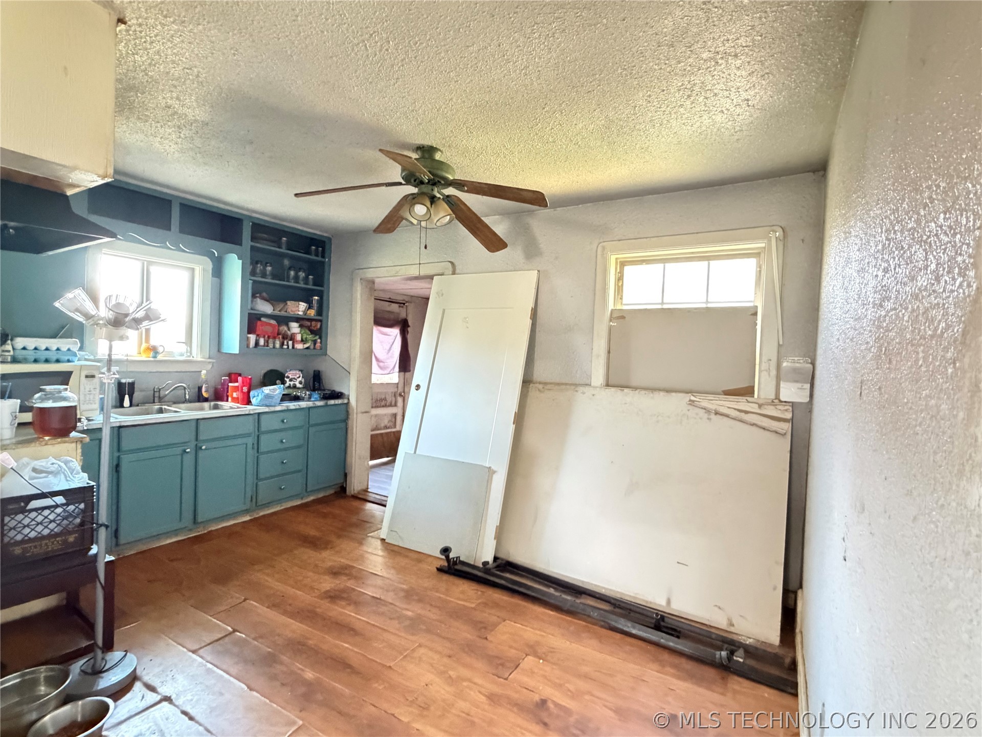 311 E 4th Avenue Property Photo 9