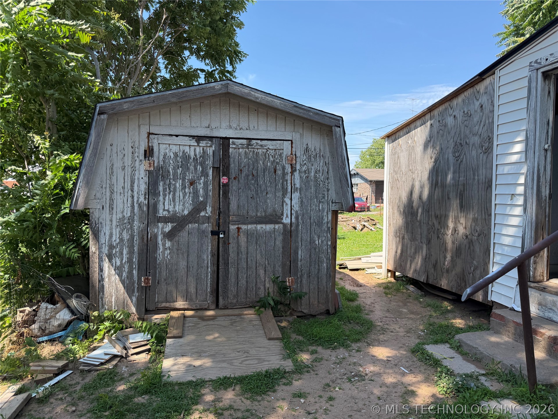 311 E 4th Avenue Property Photo 14