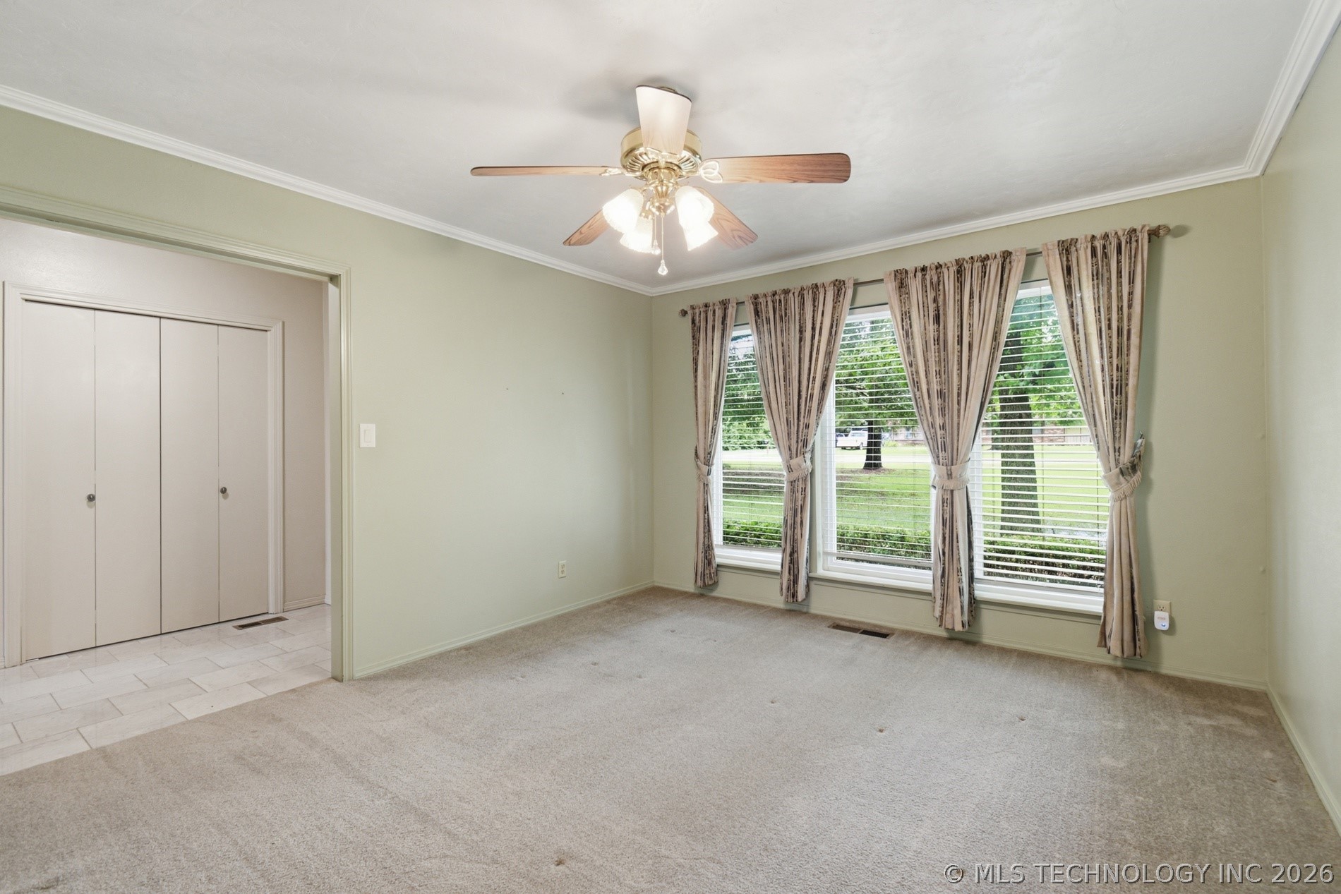 23734 S Southridge Drive Property Photo 7