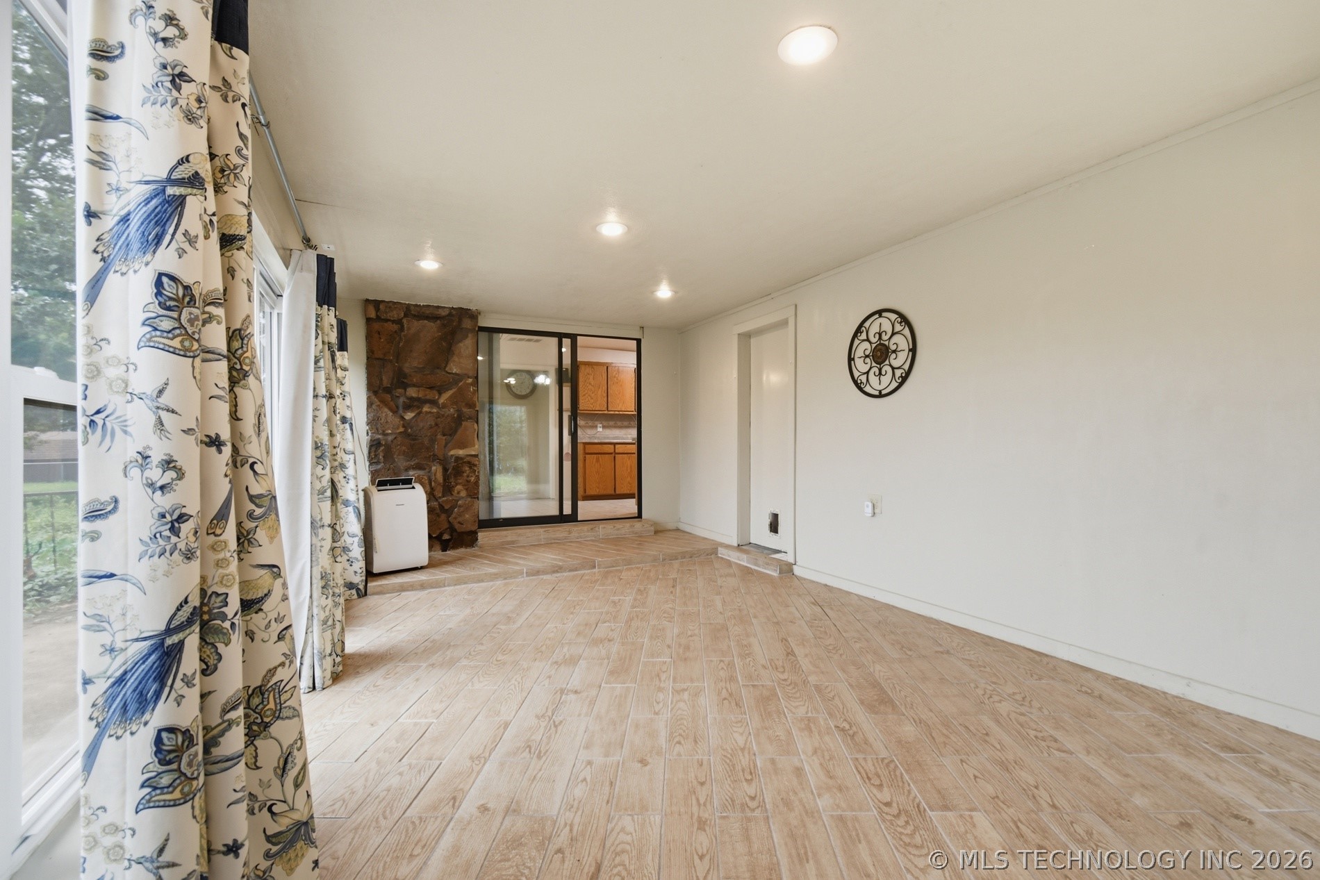 23734 S Southridge Drive Property Photo 16