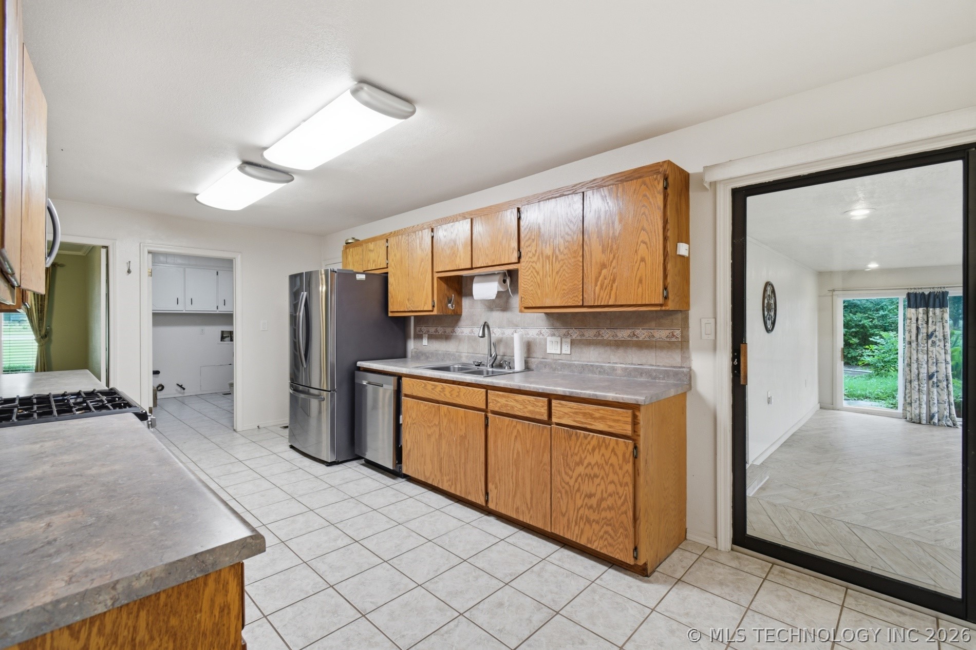 23734 S Southridge Drive Property Photo 17