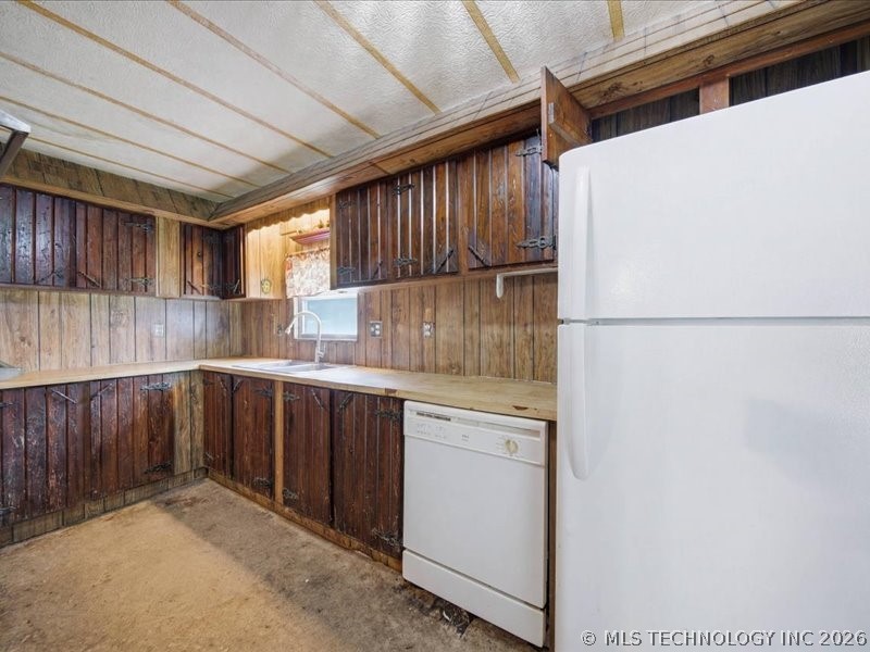 437874 E 278 Property Photo 10