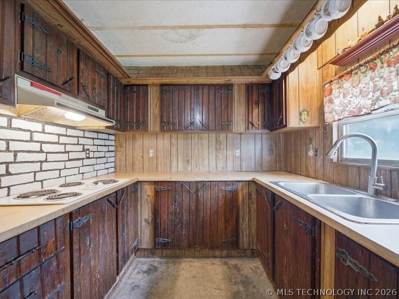 437874 E 278 Property Photo 11