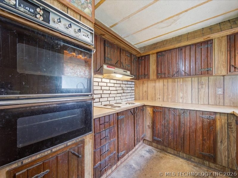437874 E 278 Property Photo 12