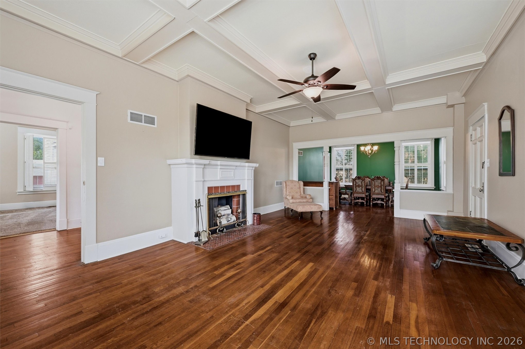809 W Elm Street Property Photo 10