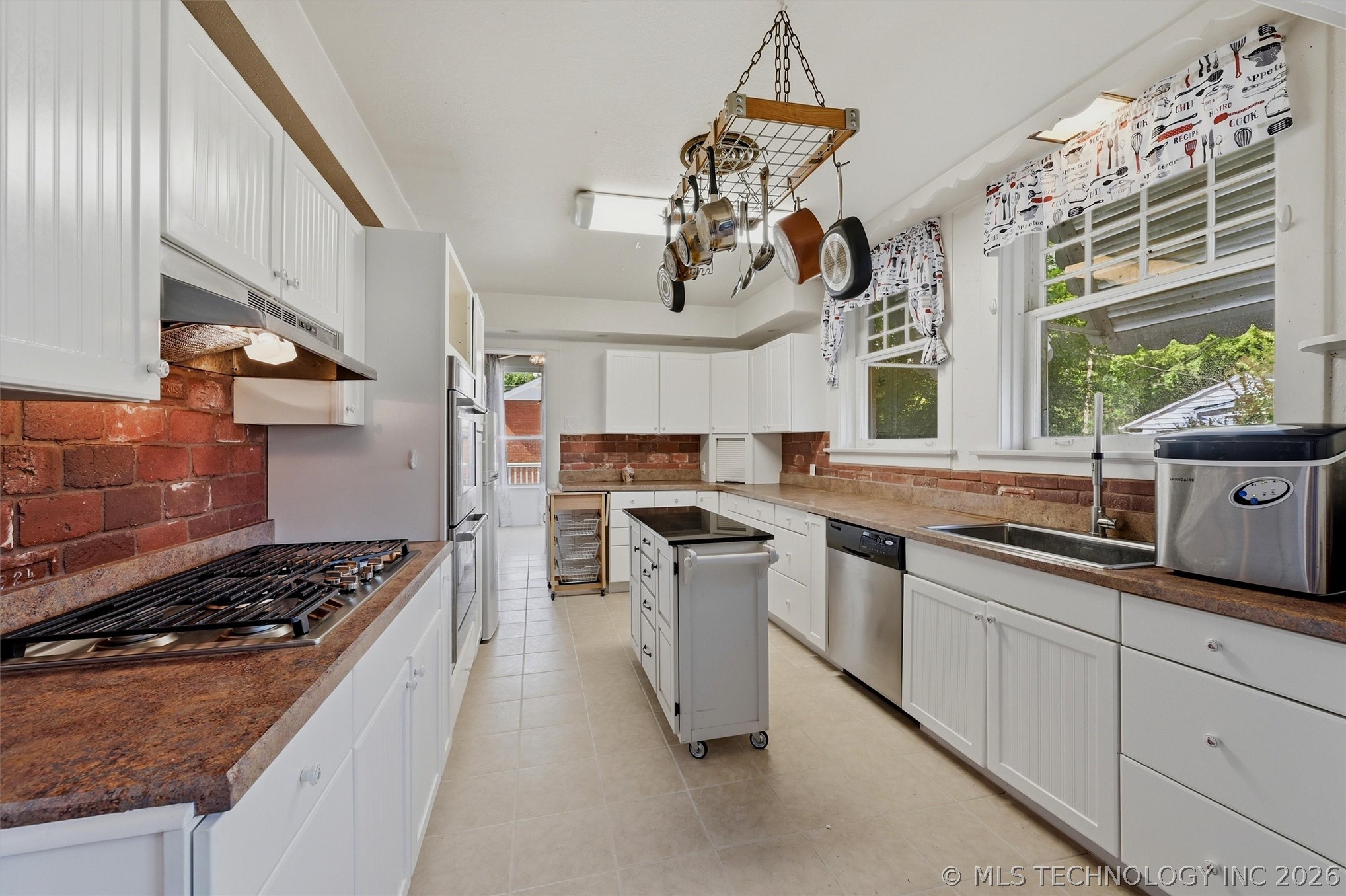 809 W Elm Street Property Photo 14