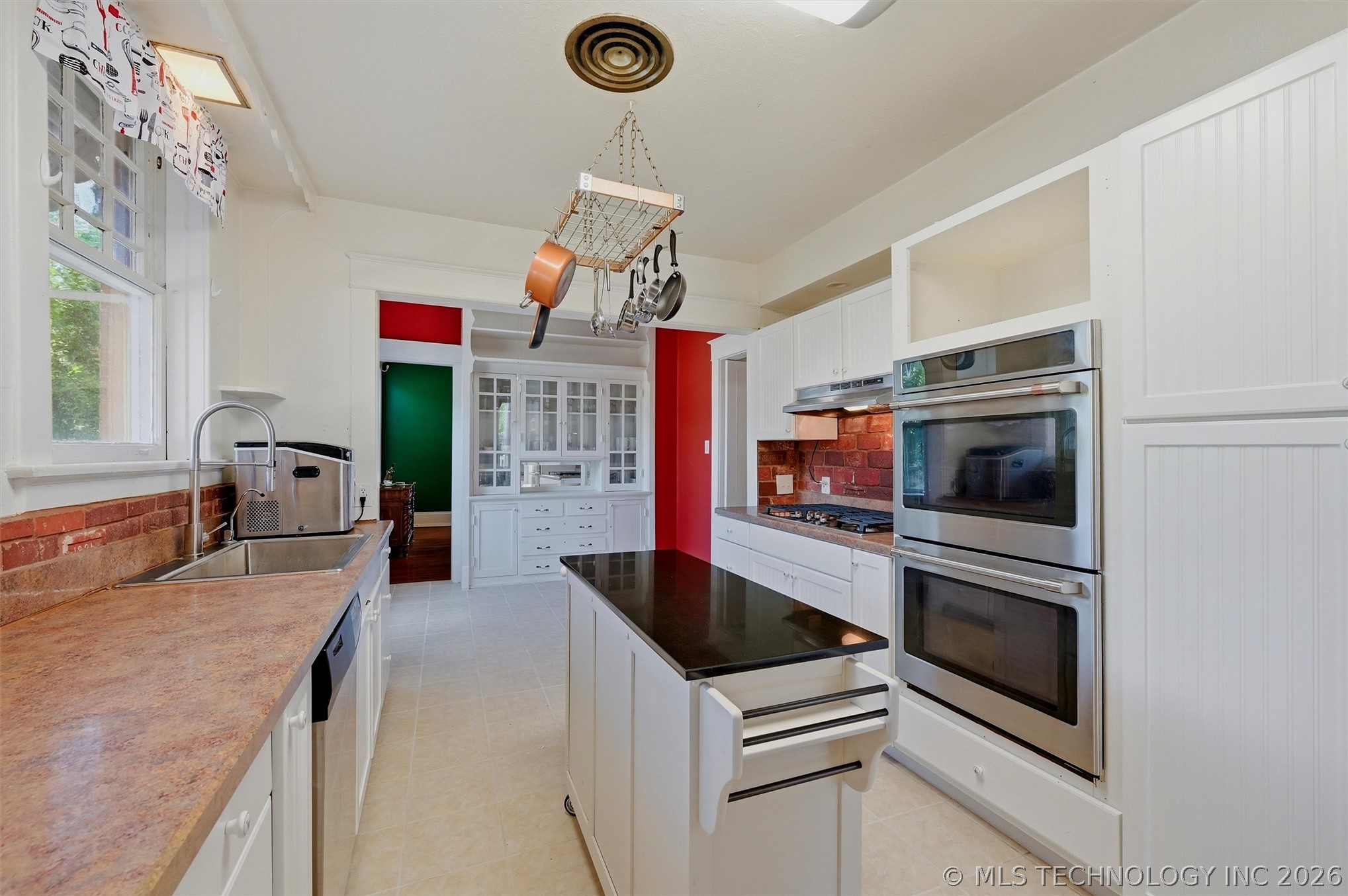 809 W Elm Street Property Photo 15
