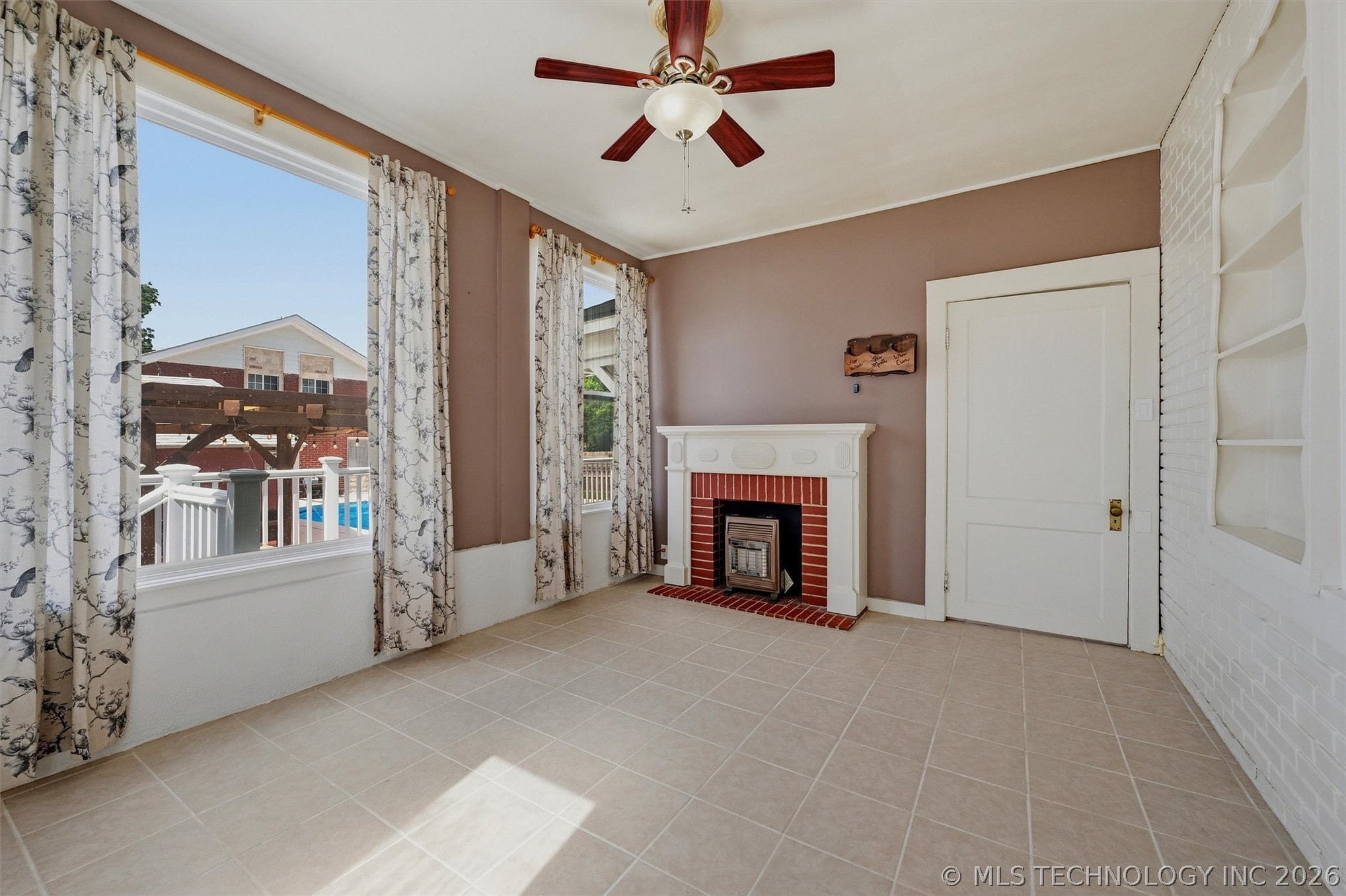 809 W Elm Street Property Photo 19