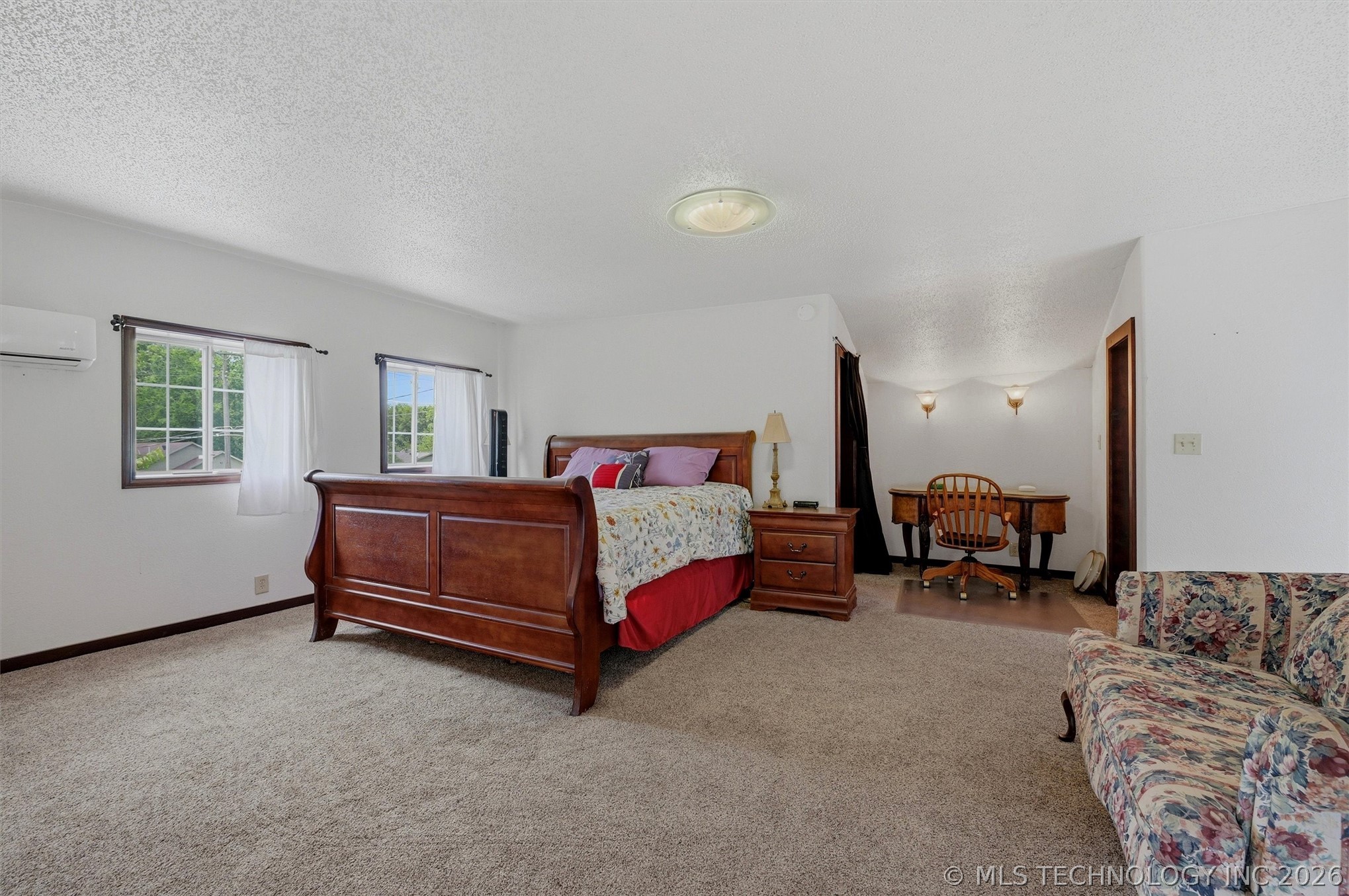 809 W Elm Street Property Photo 57