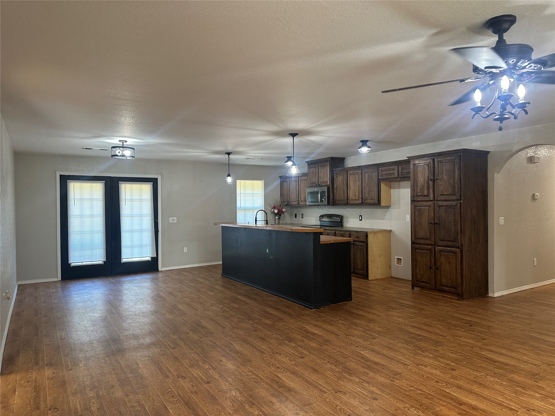 1400 Skyline Drive Property Photo 3
