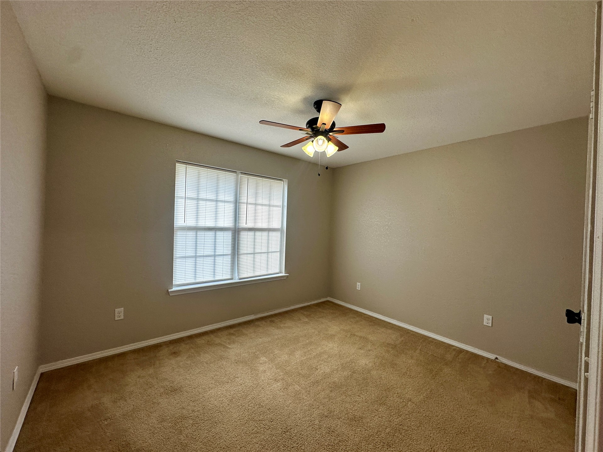 1400 Skyline Drive Property Photo 16
