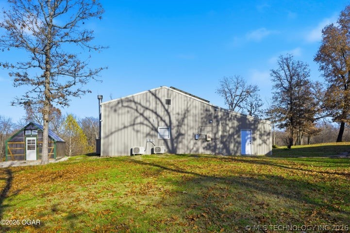 55750 360 Road Property Photo 16