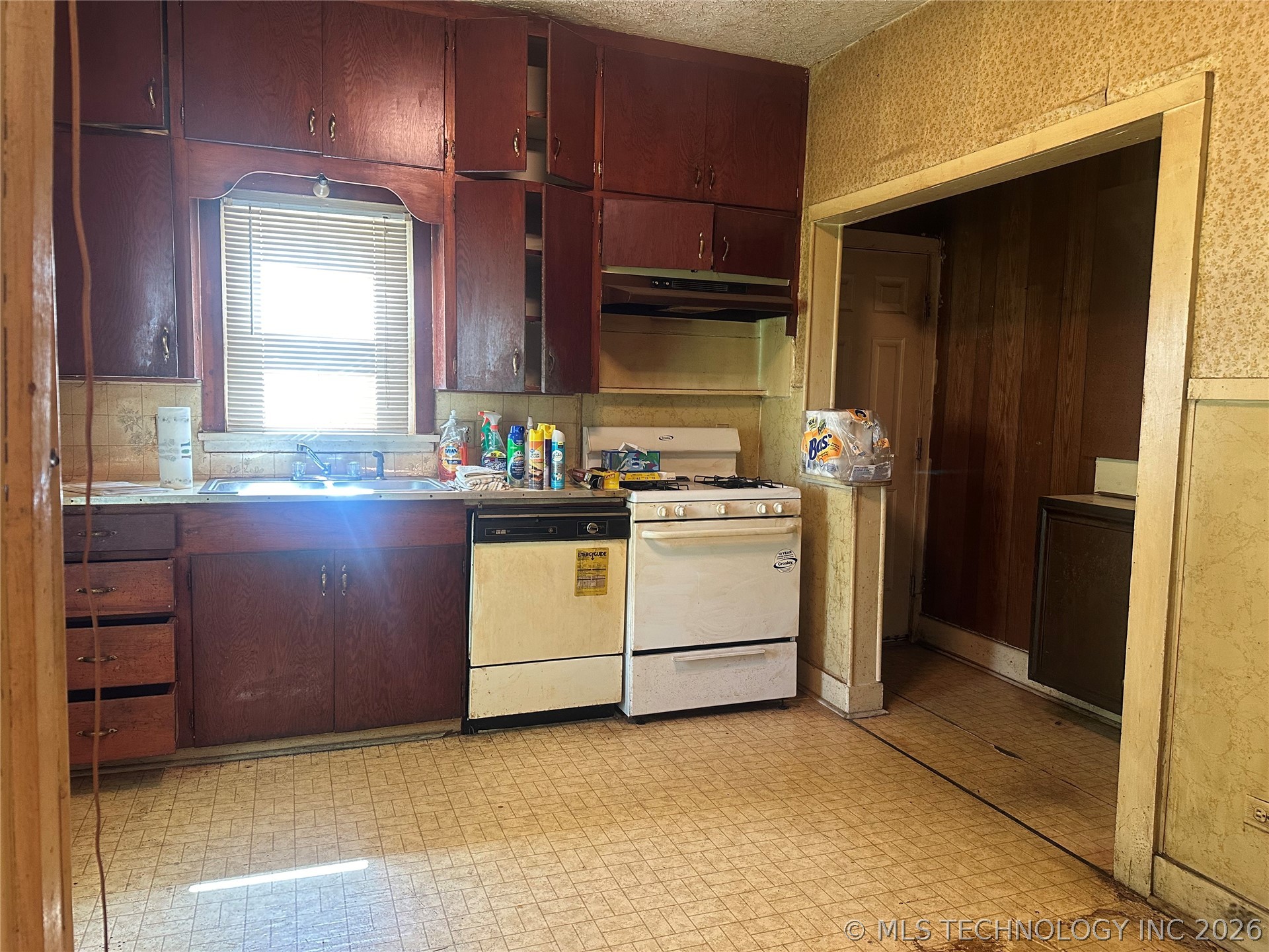 631 S Alabama Avenue Property Photo 5