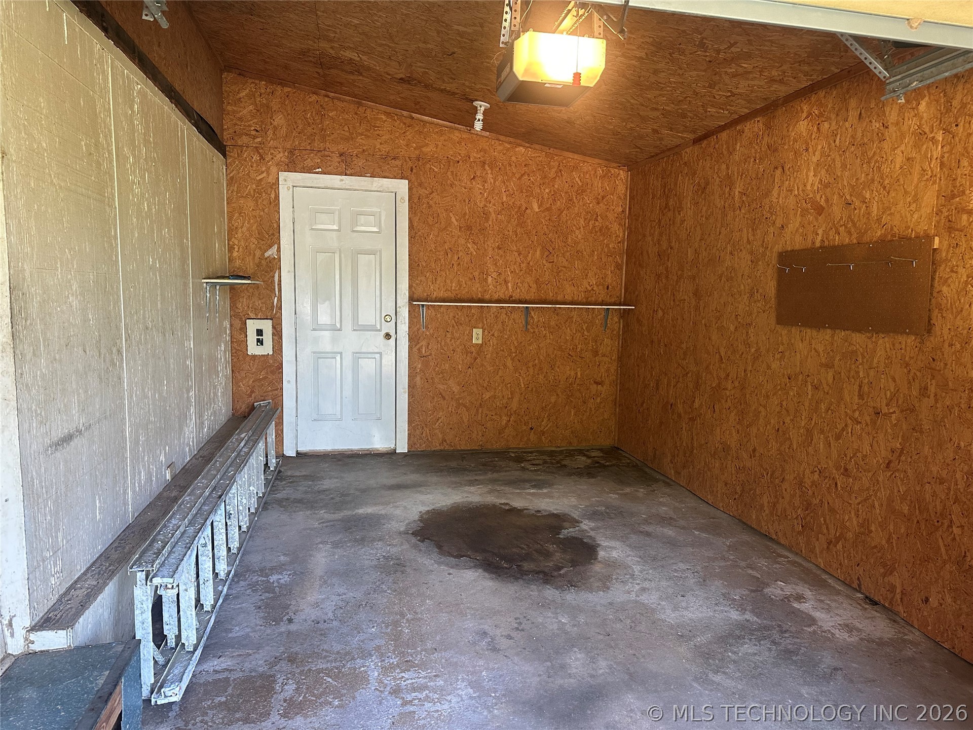631 S Alabama Avenue Property Photo 10
