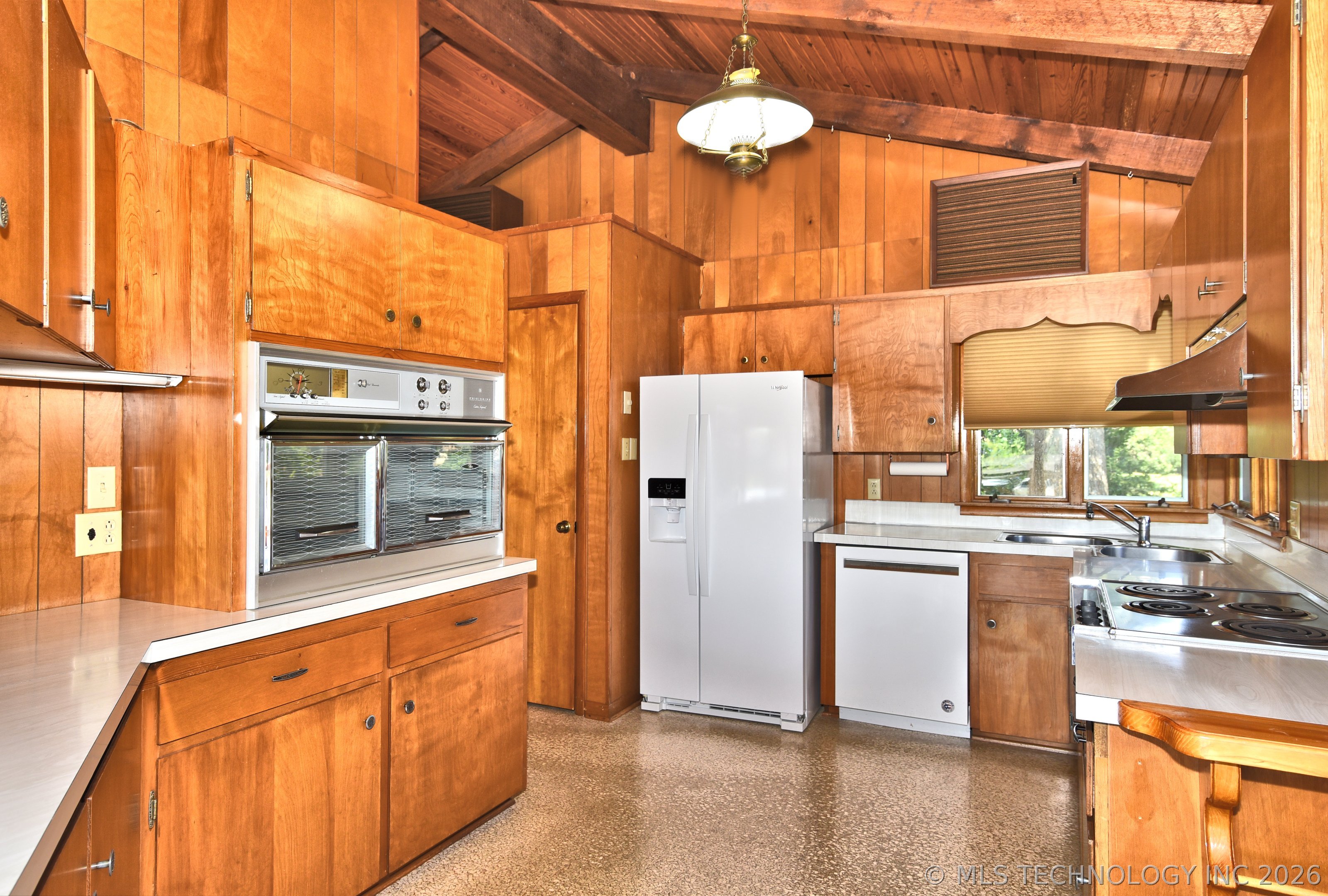 801 Risser Property Photo 12