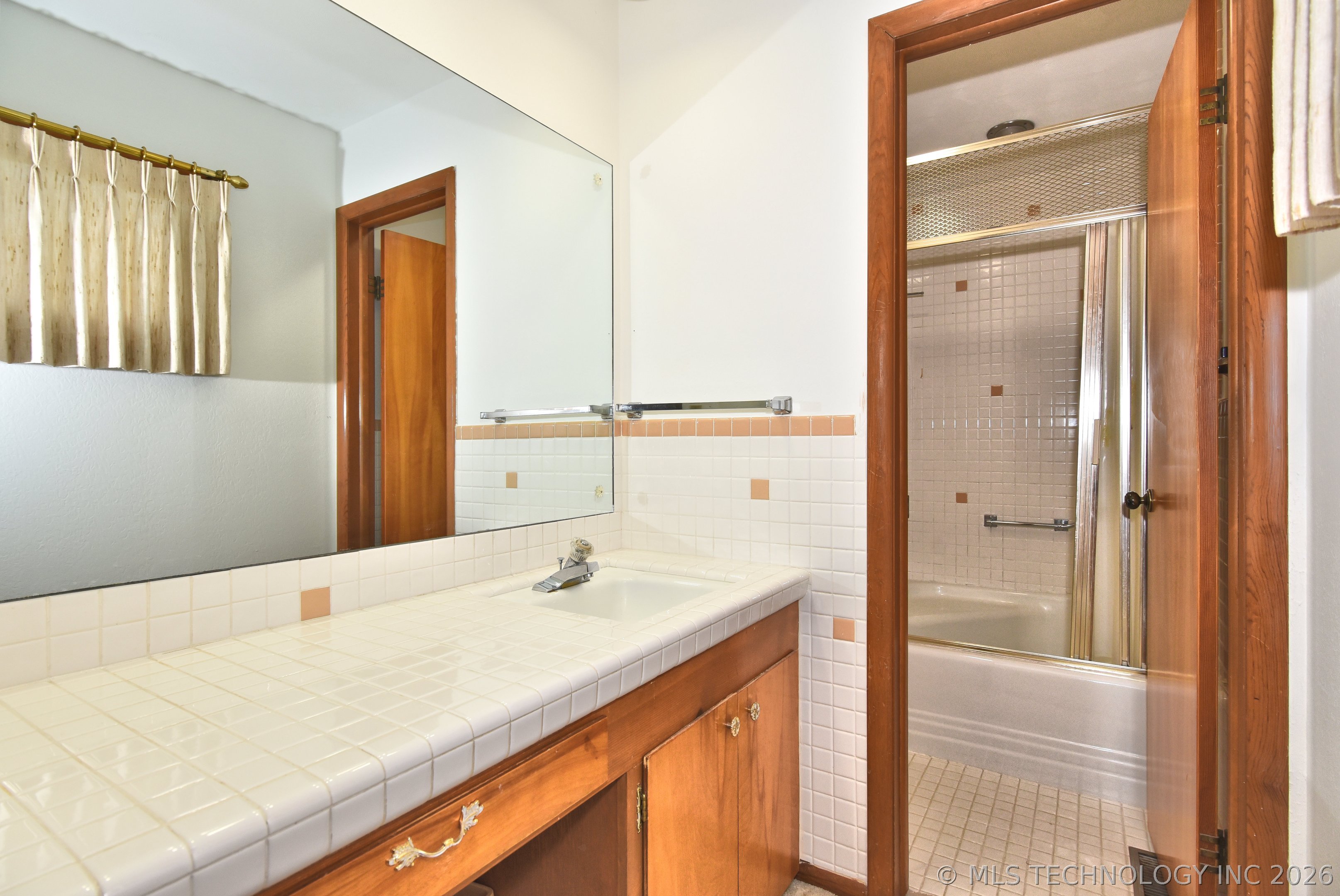 801 Risser Property Photo 15