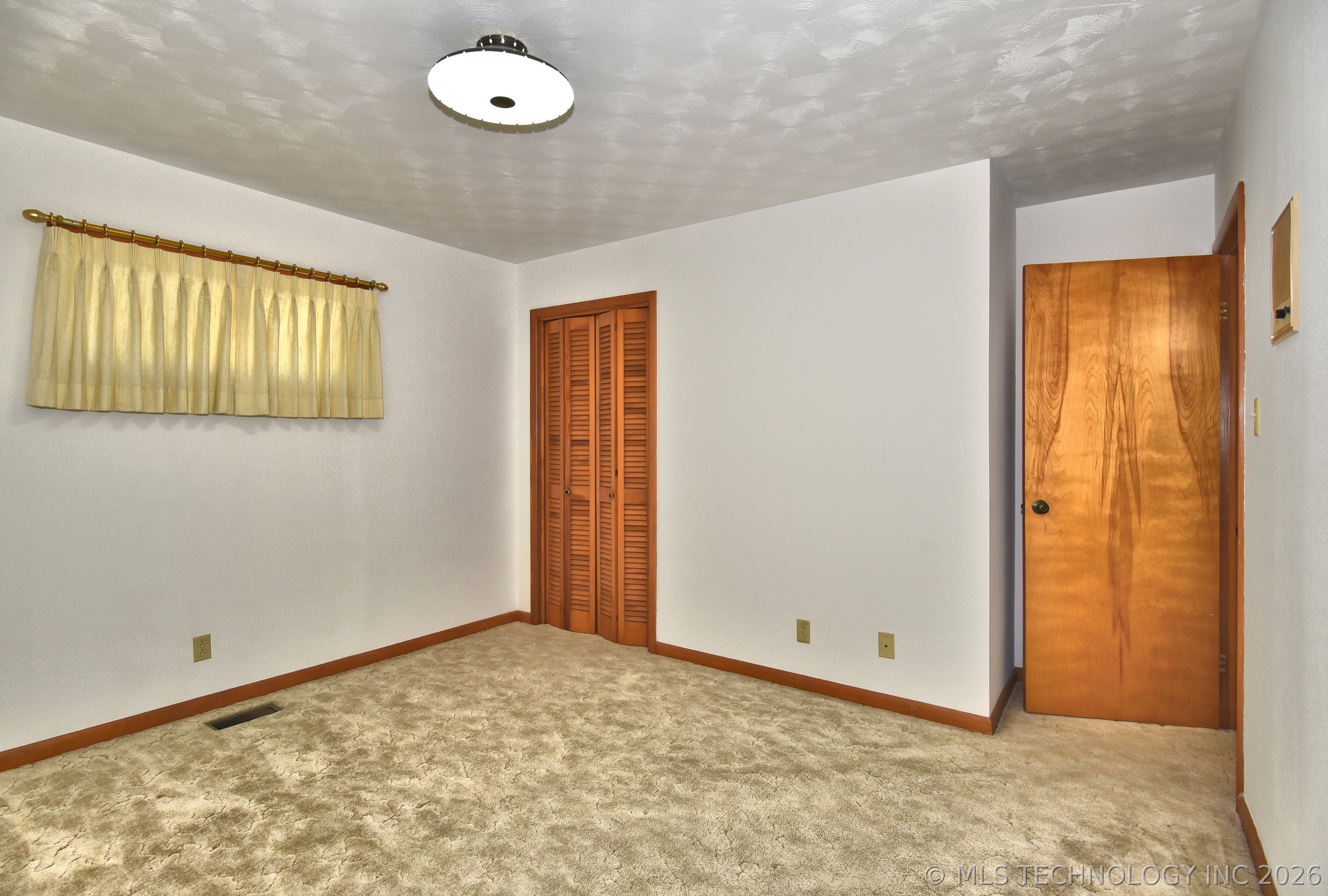 801 Risser Property Photo 21