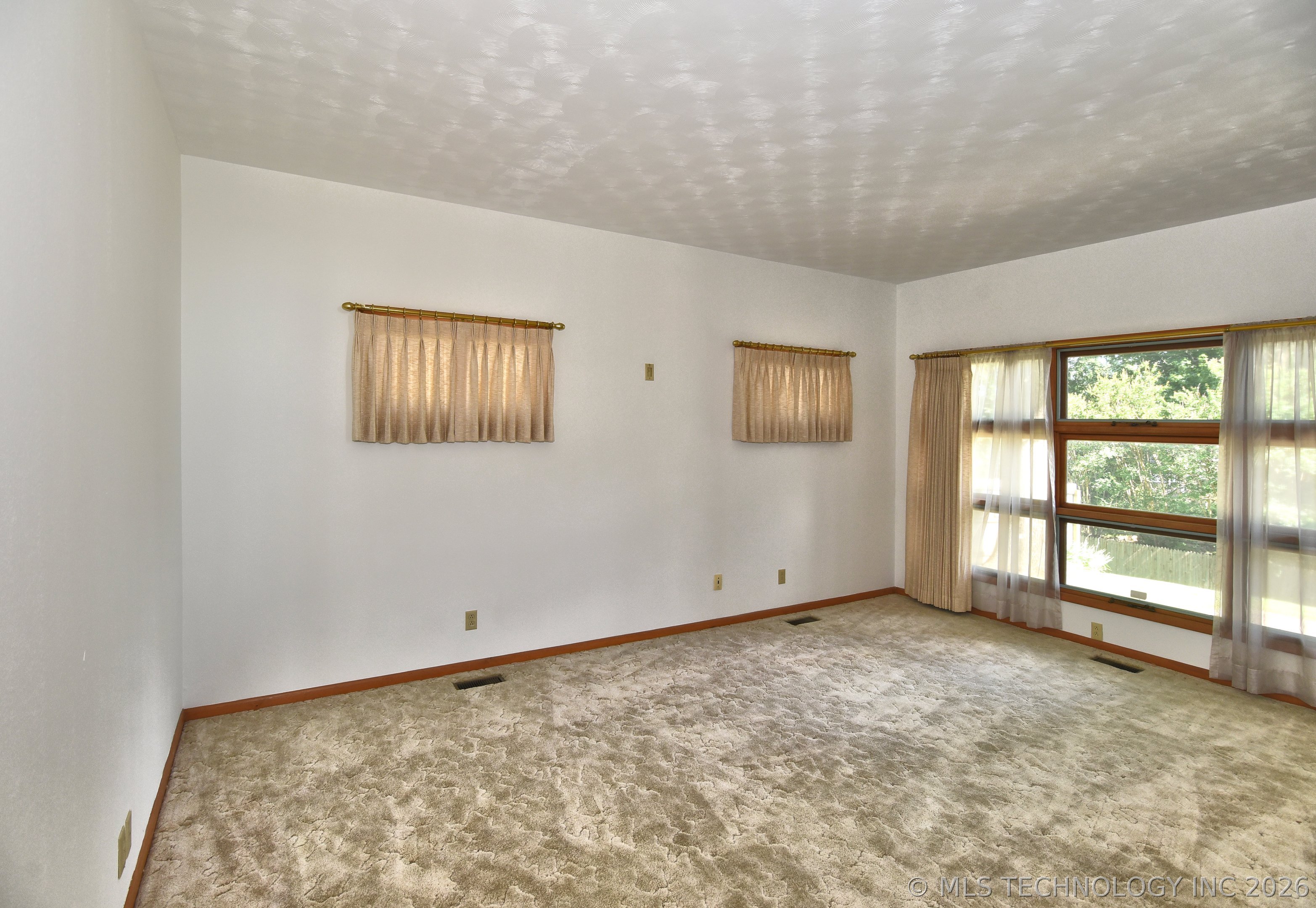 801 Risser Property Photo 23