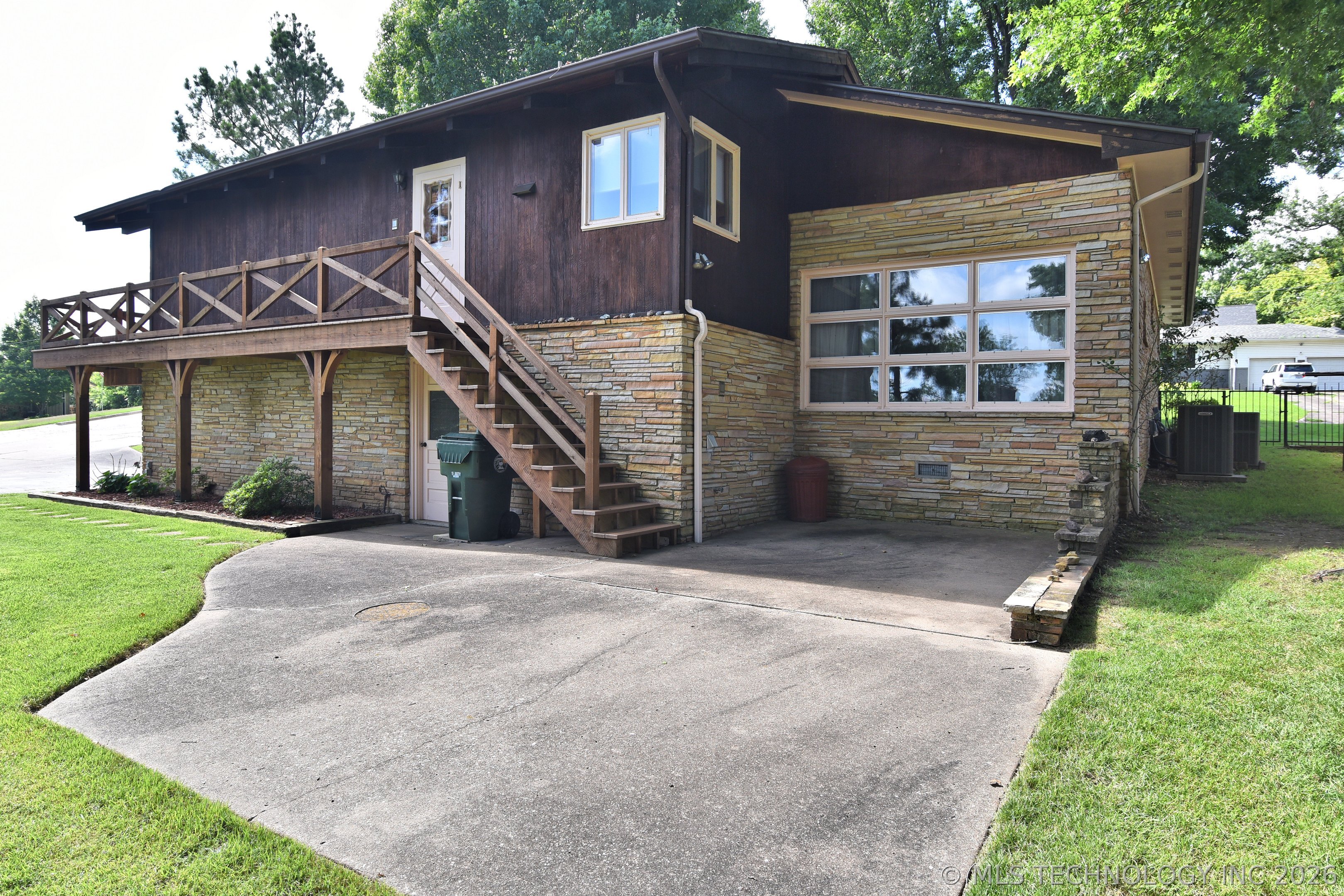 801 Risser Property Photo 31