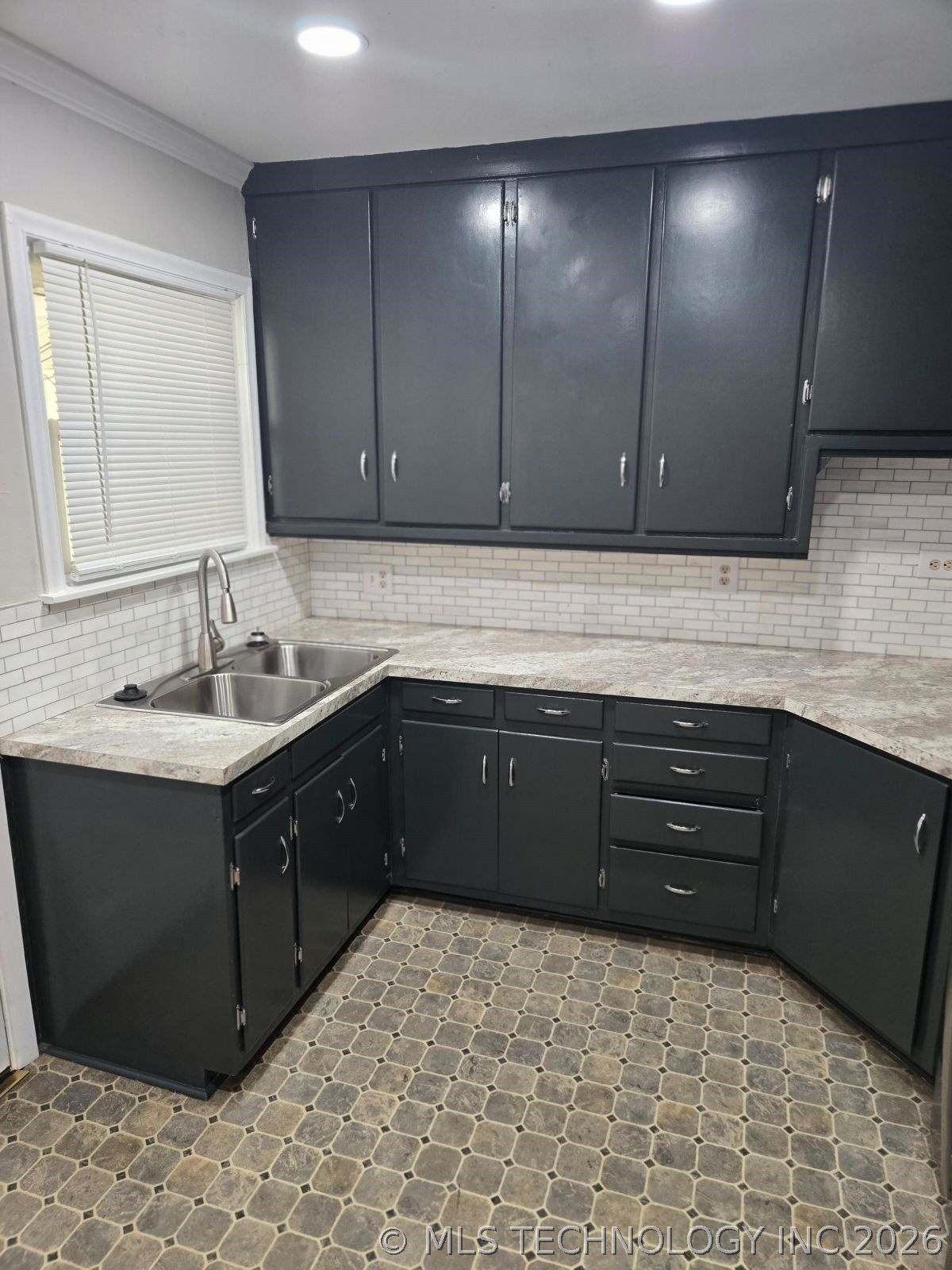 4740 S Boston Avenue Property Photo 3