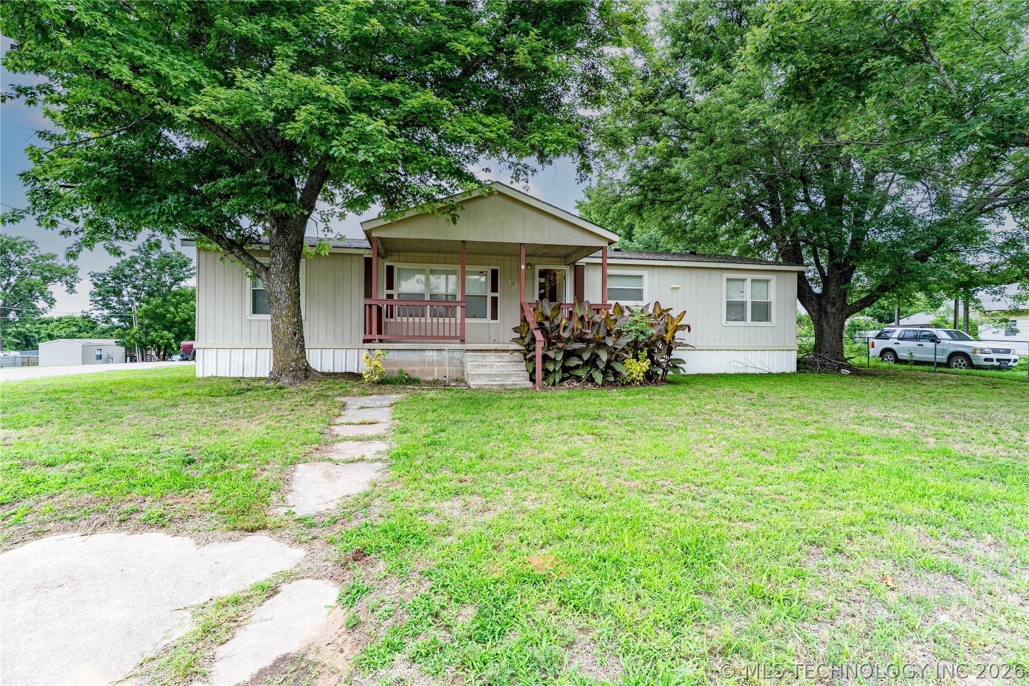 718 Malley Avenue Property Photo 1