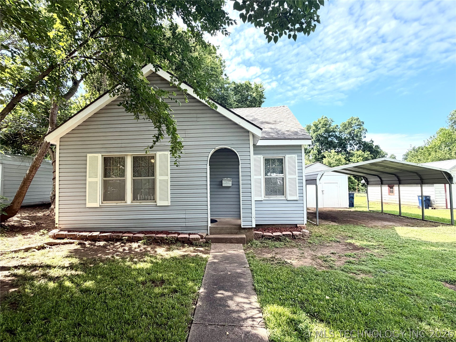 704 E Caddo Street Property Photo 1