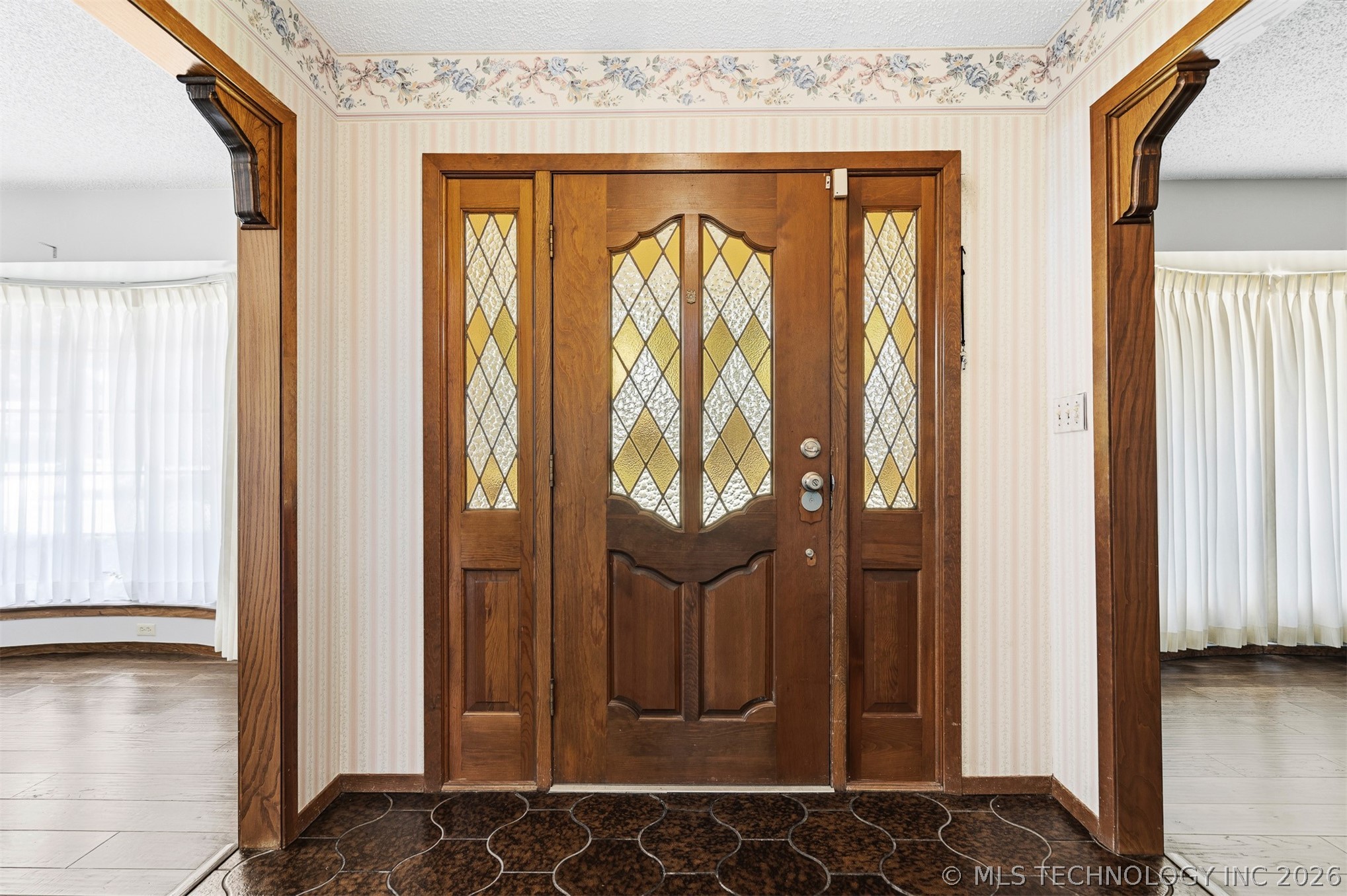521 Circle Drive Property Photo 3
