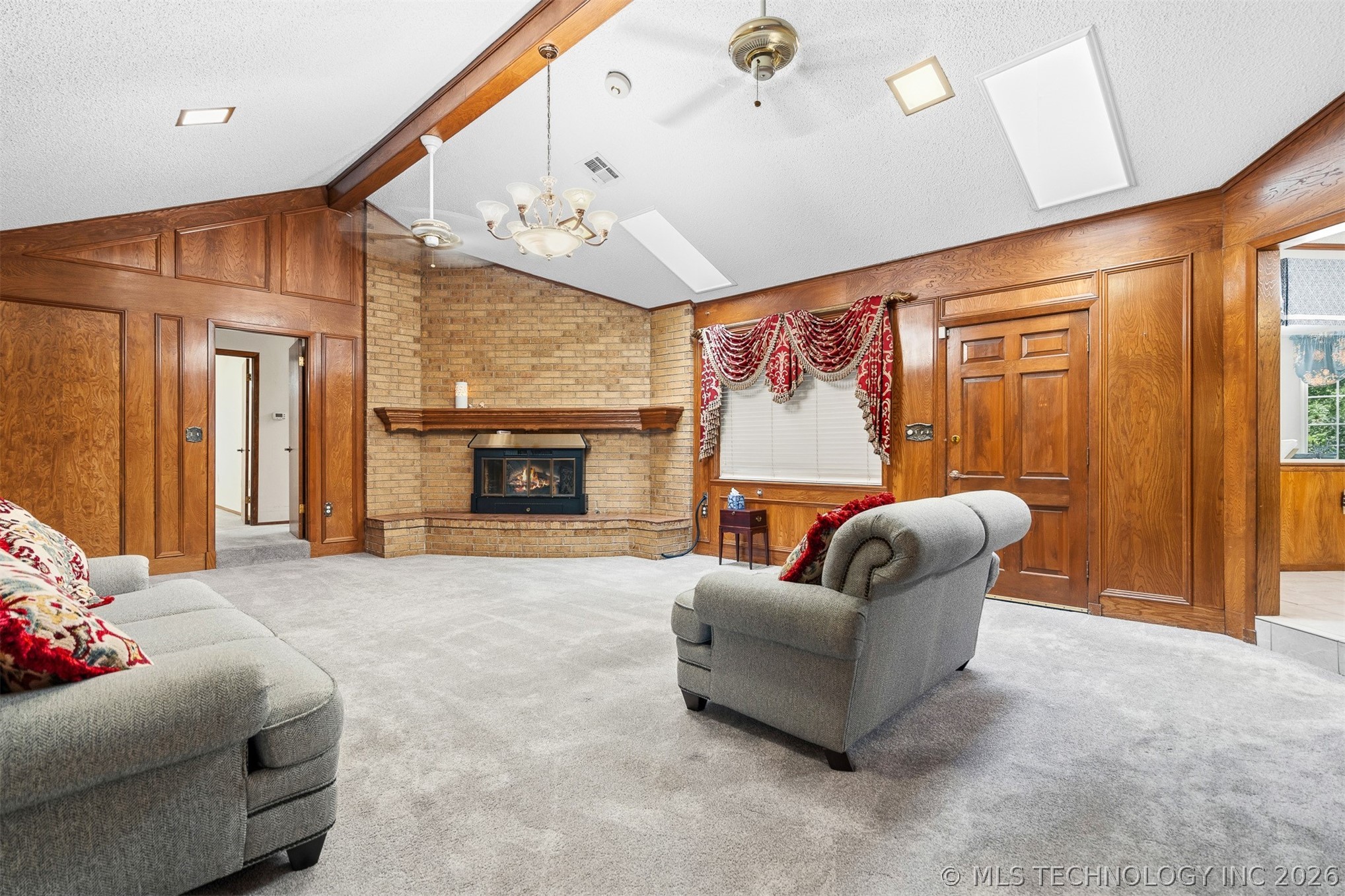 521 Circle Drive Property Photo 4