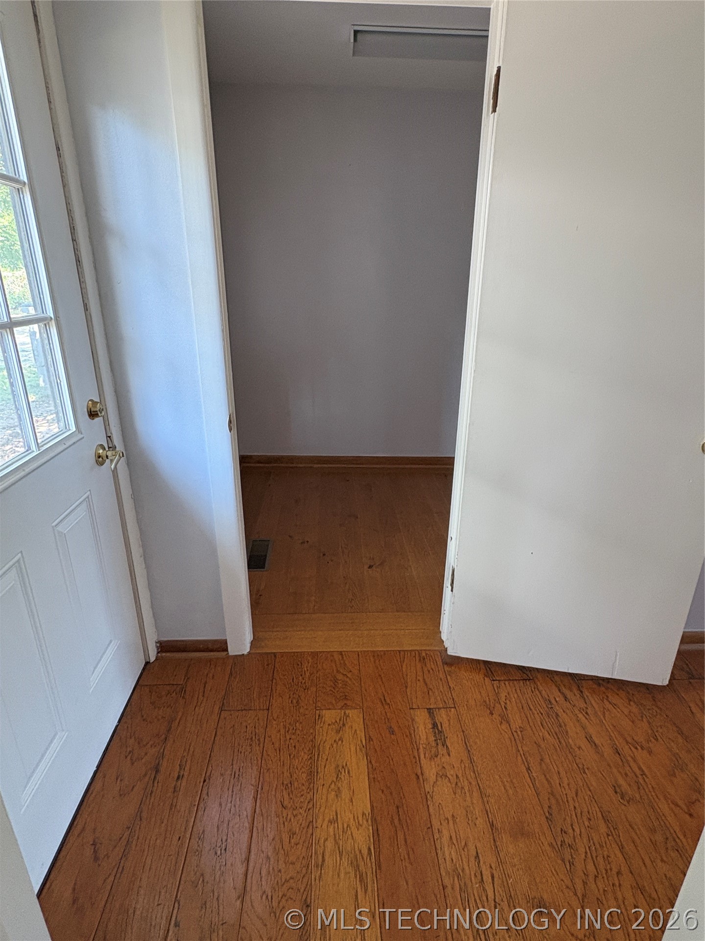 1239 W Main Street Property Photo 6