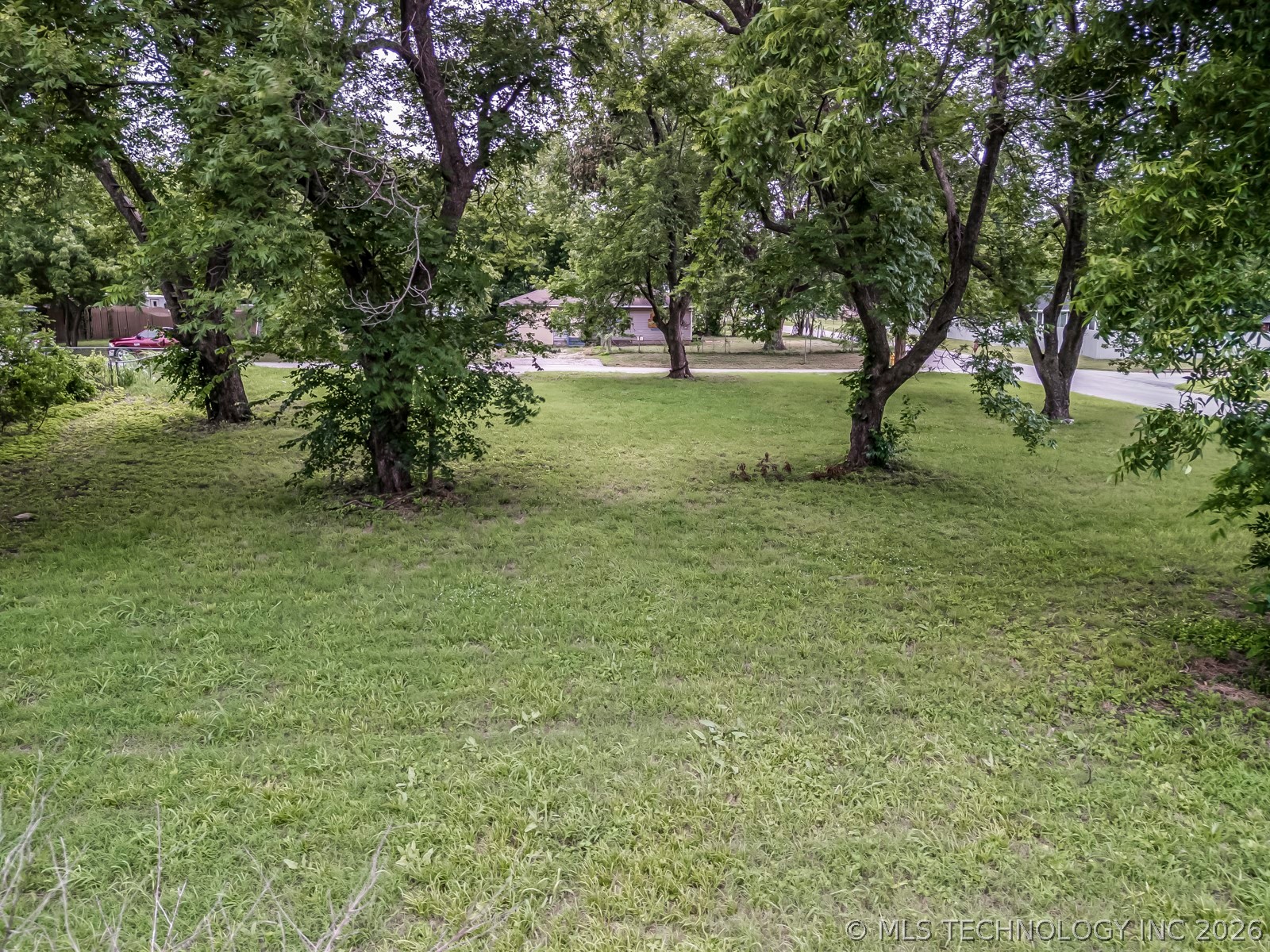 2230 N Columbia Avenue Property Photo 2