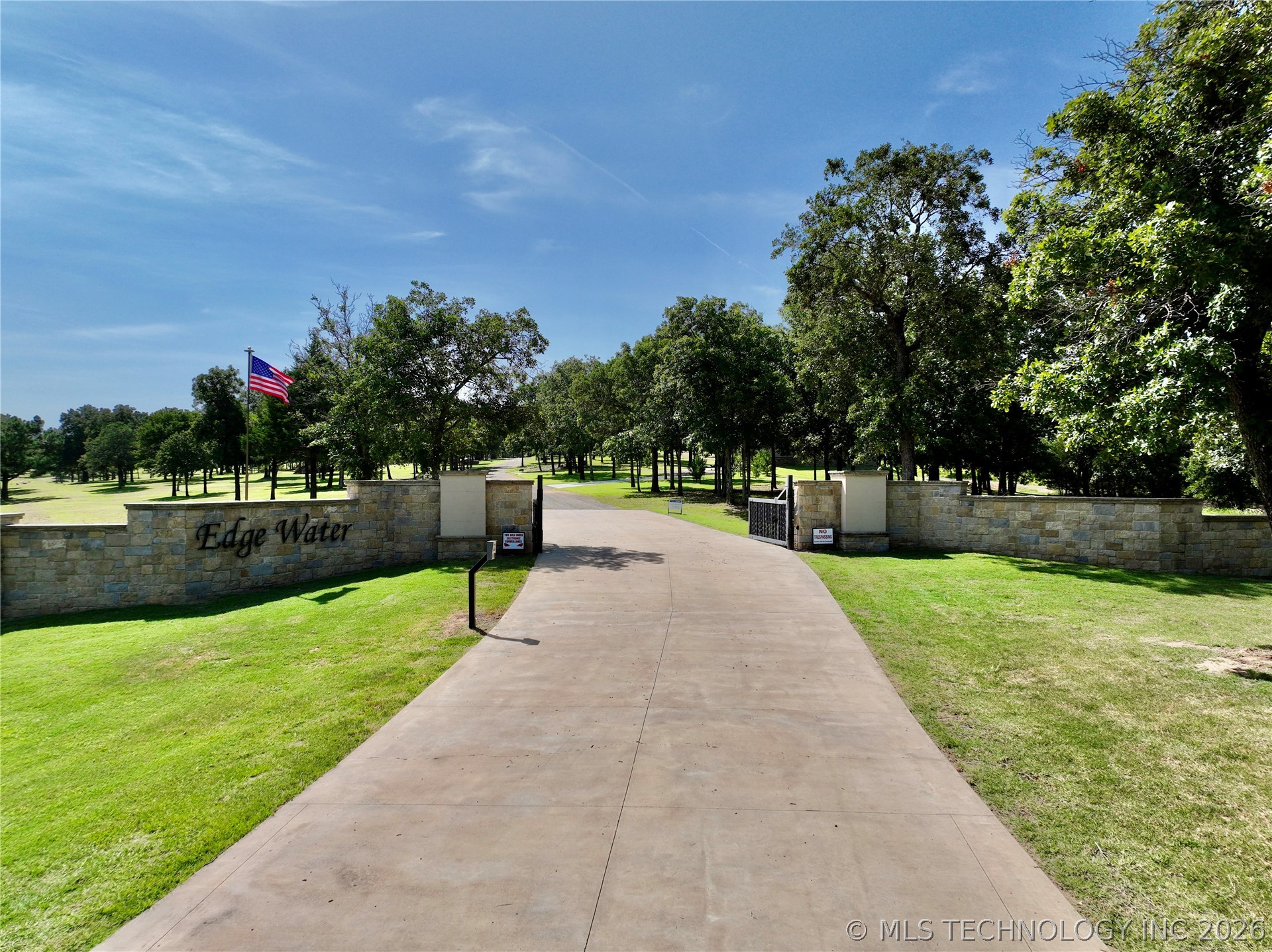388 Edge Water Road Property Photo 7