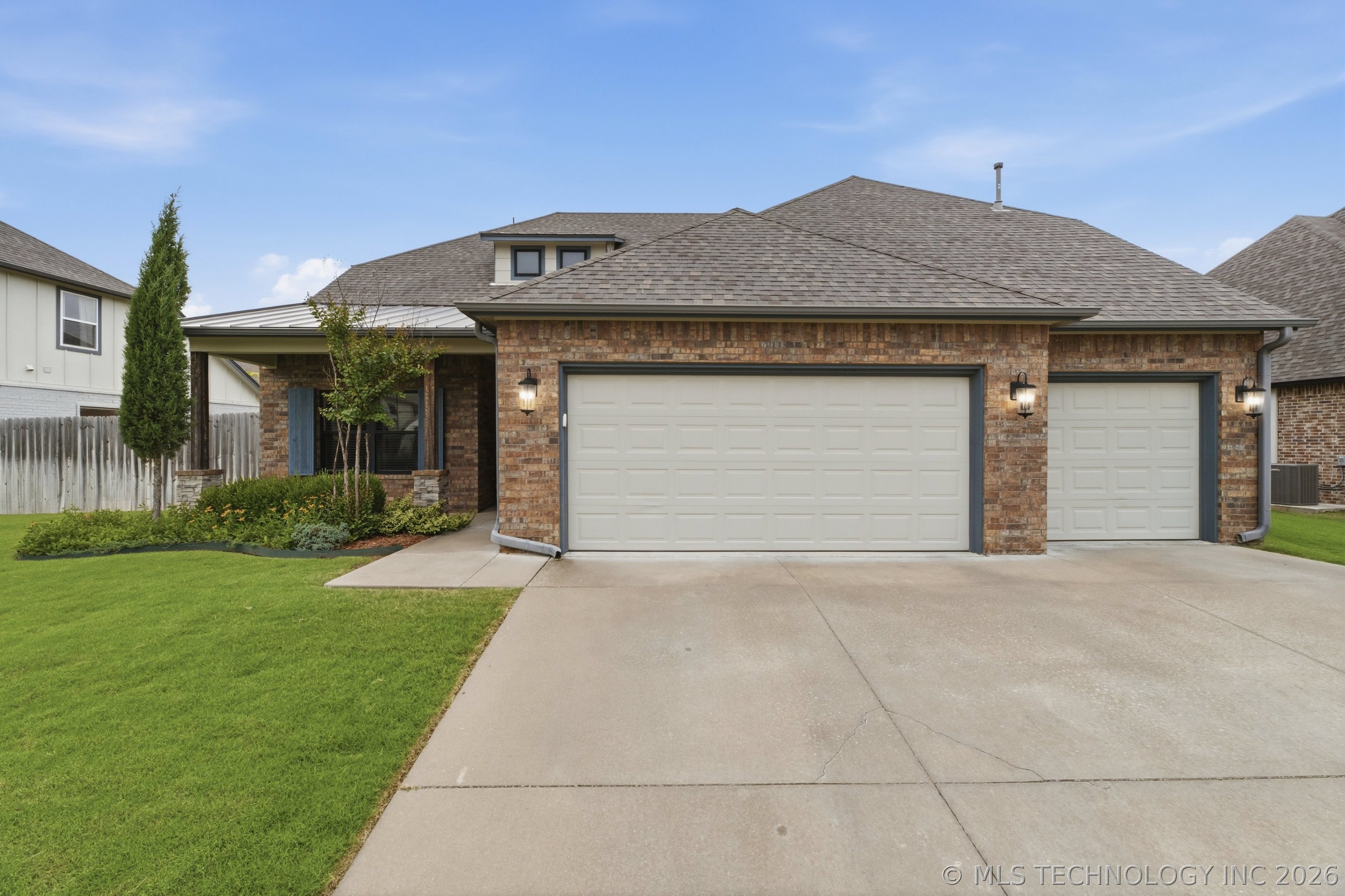 8705 S Quanah Avenue W Property Photo 1