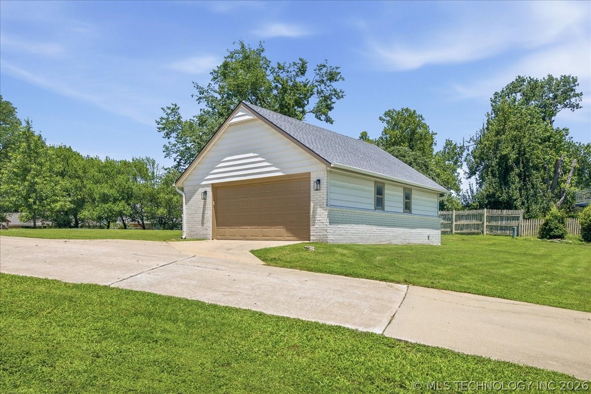 18013 E 93rd Street North Property Photo 40