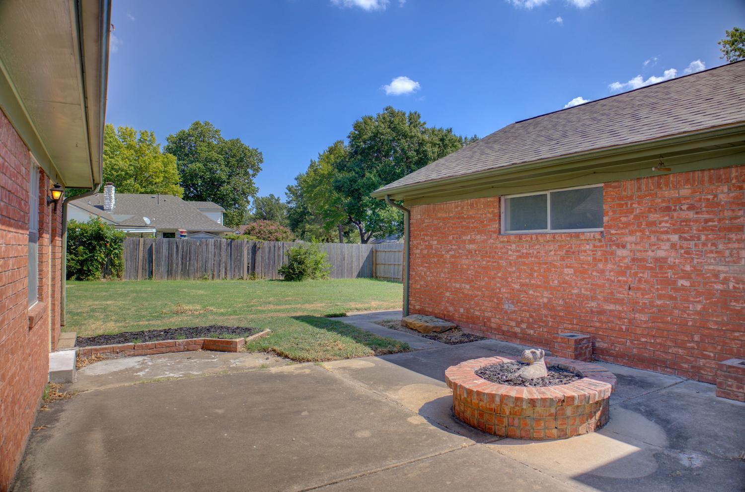 4739 S Lakewood Avenue Property Photo 44