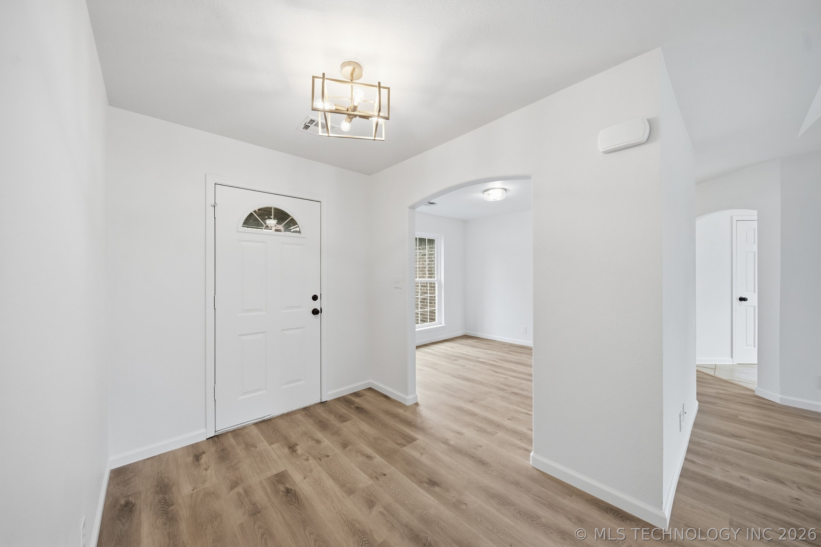 1004 W Beech Street Property Photo 8