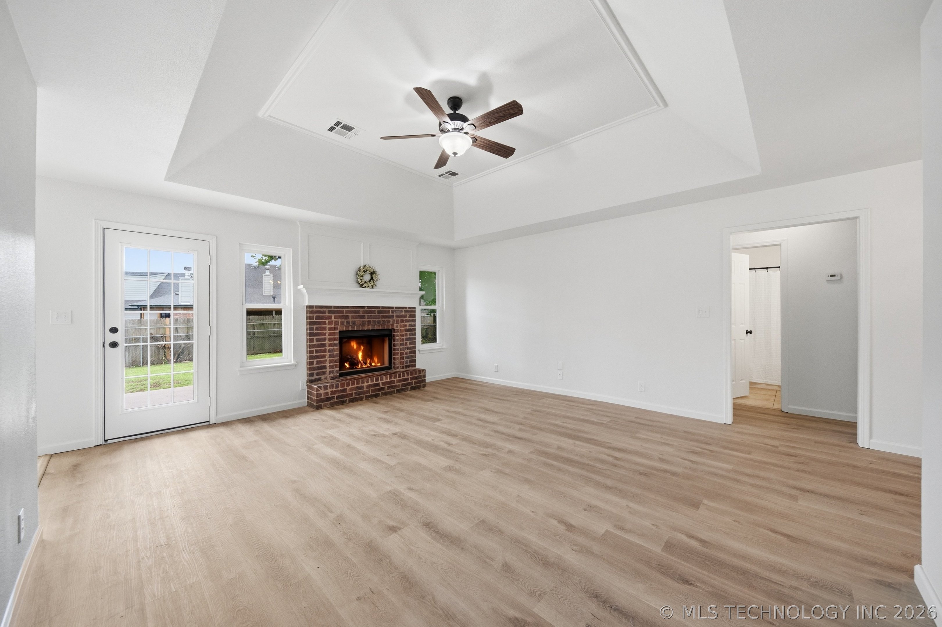 1004 W Beech Street Property Photo 9