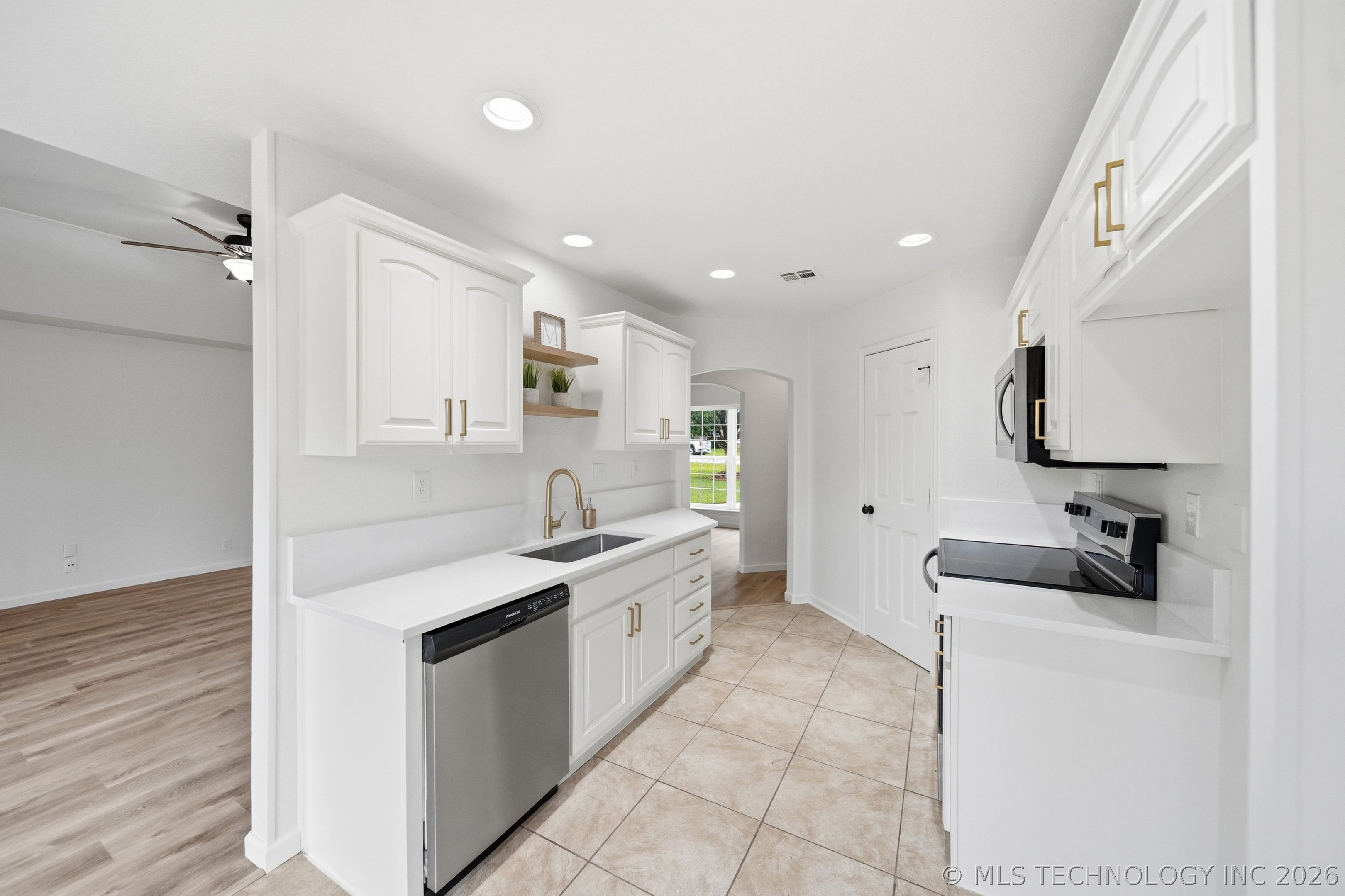 1004 W Beech Street Property Photo 13