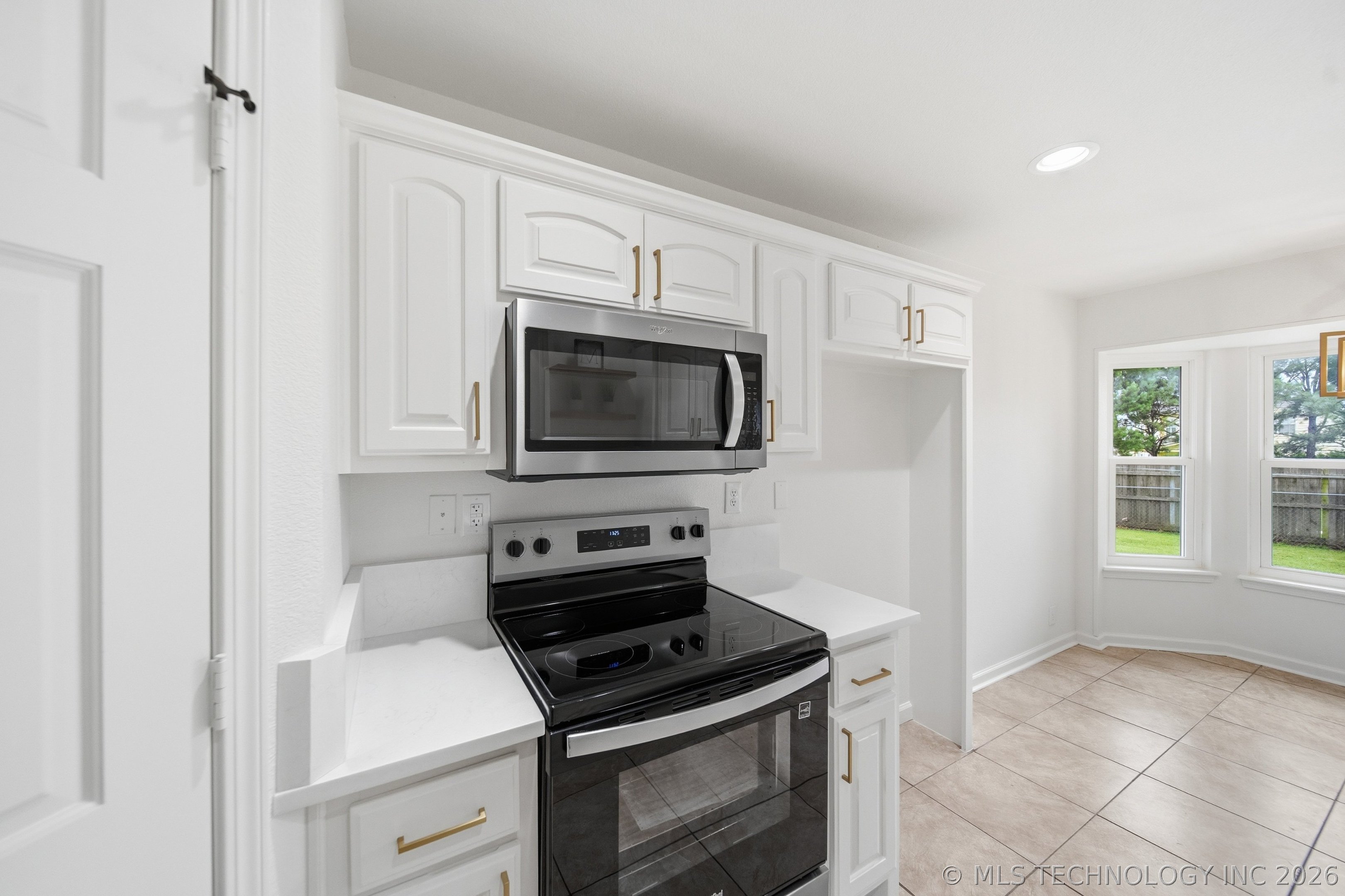 1004 W Beech Street Property Photo 16
