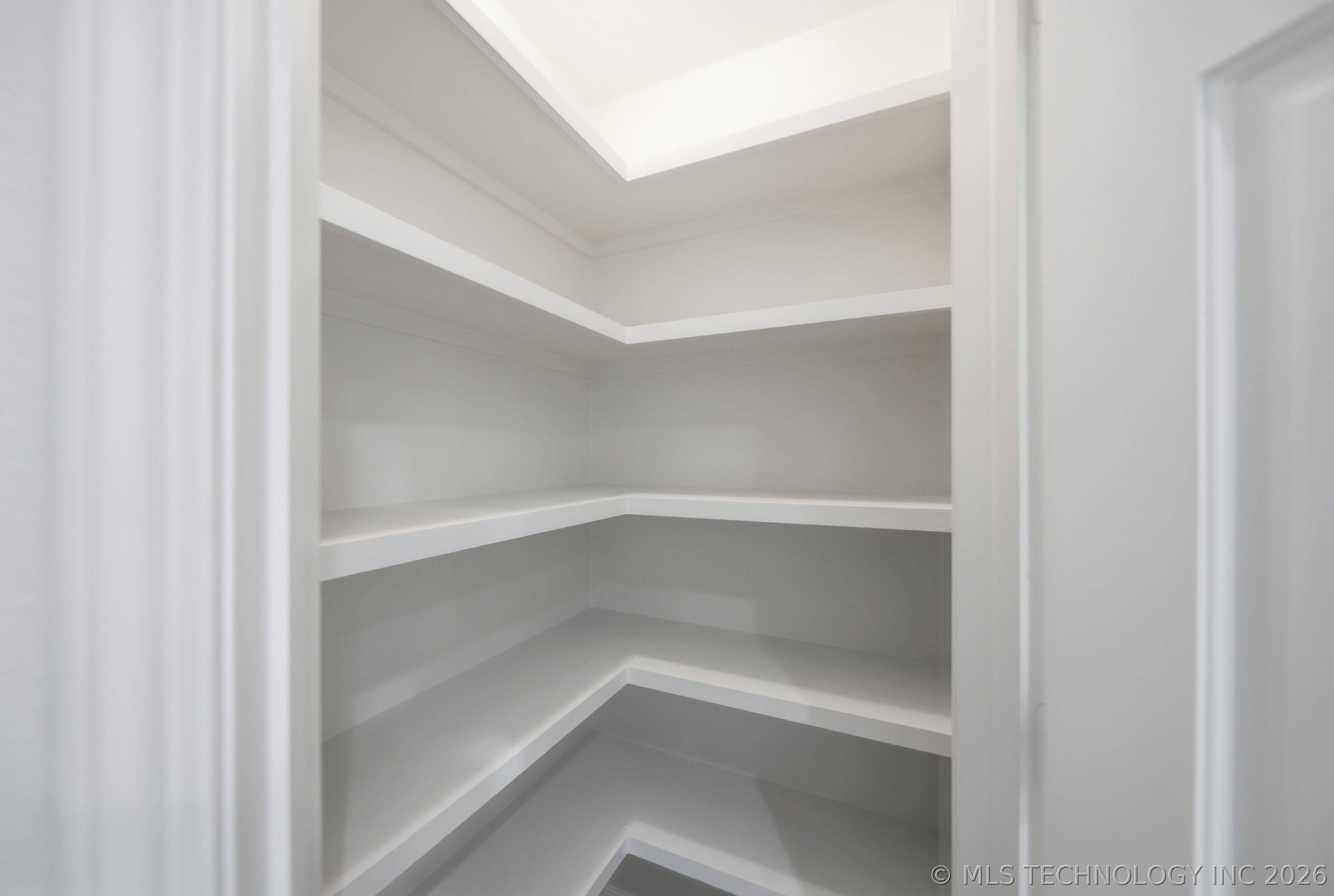 1004 W Beech Street Property Photo 17