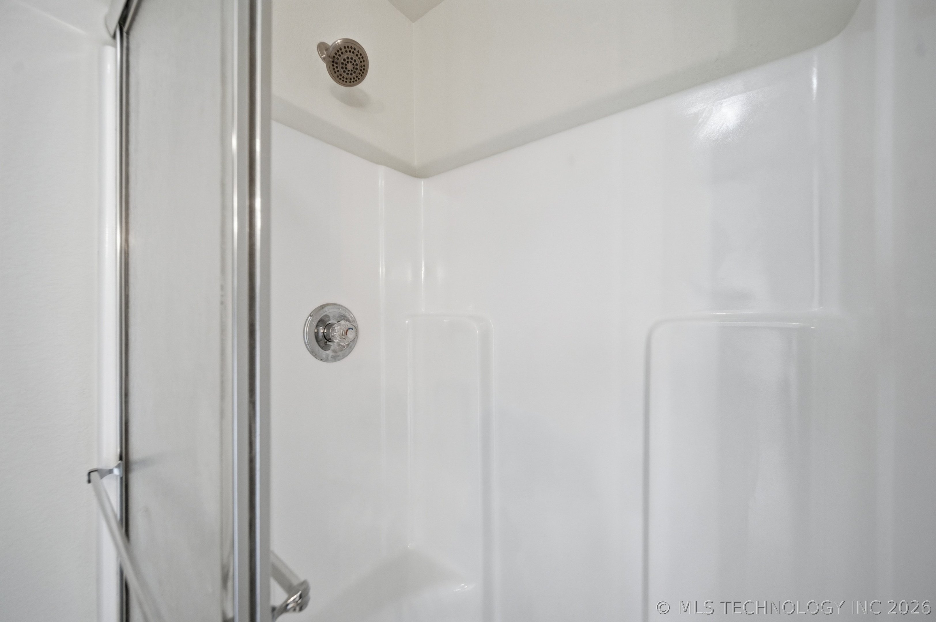 1004 W Beech Street Property Photo 23