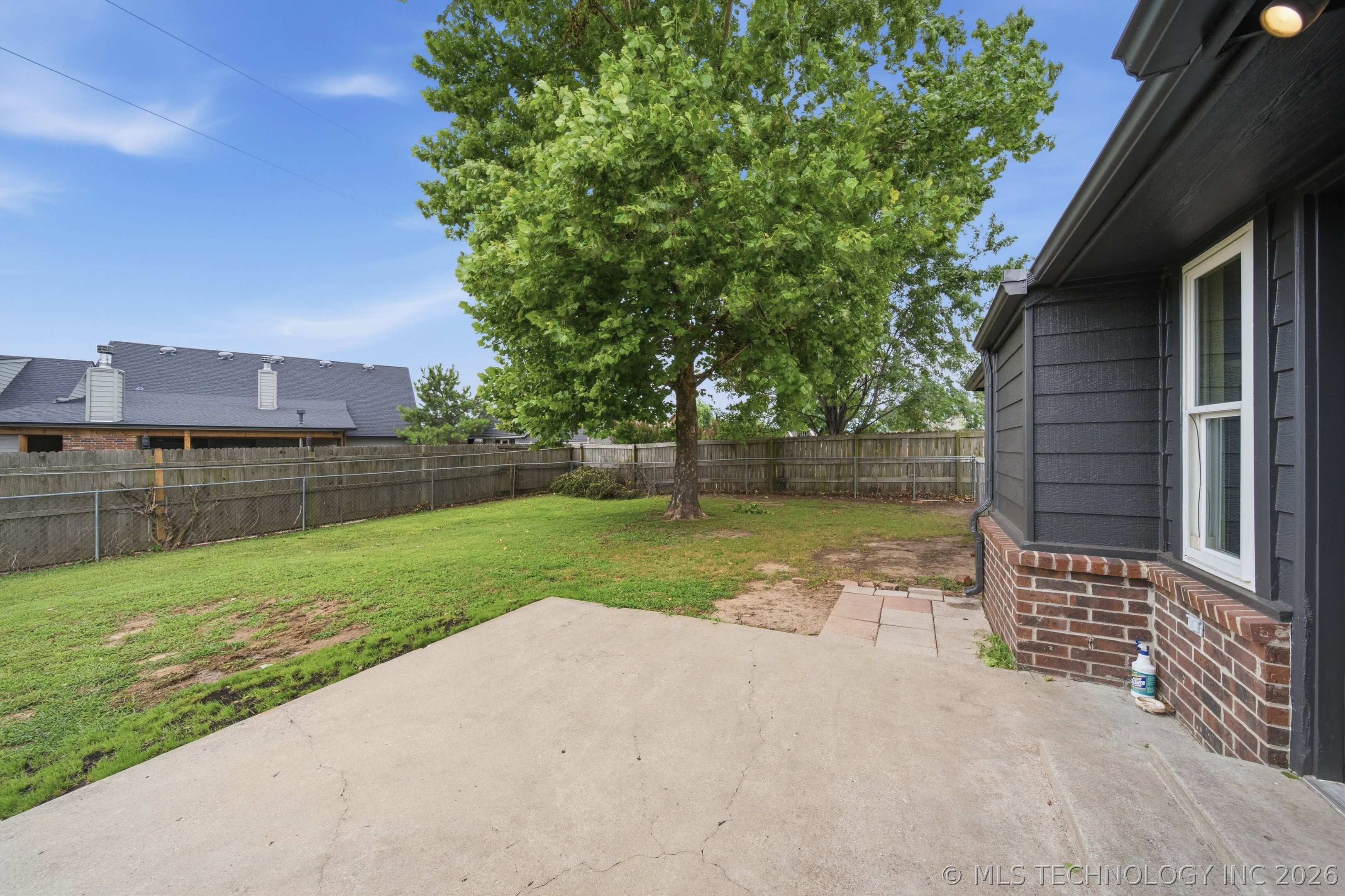 1004 W Beech Street Property Photo 32