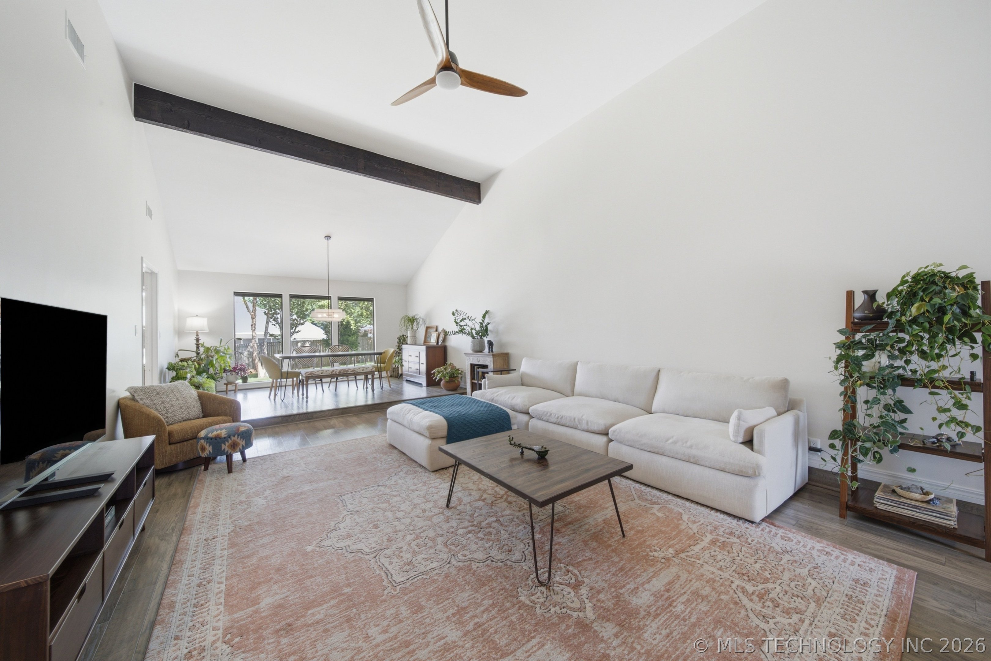 6407 S Quebec Avenue Property Photo 10