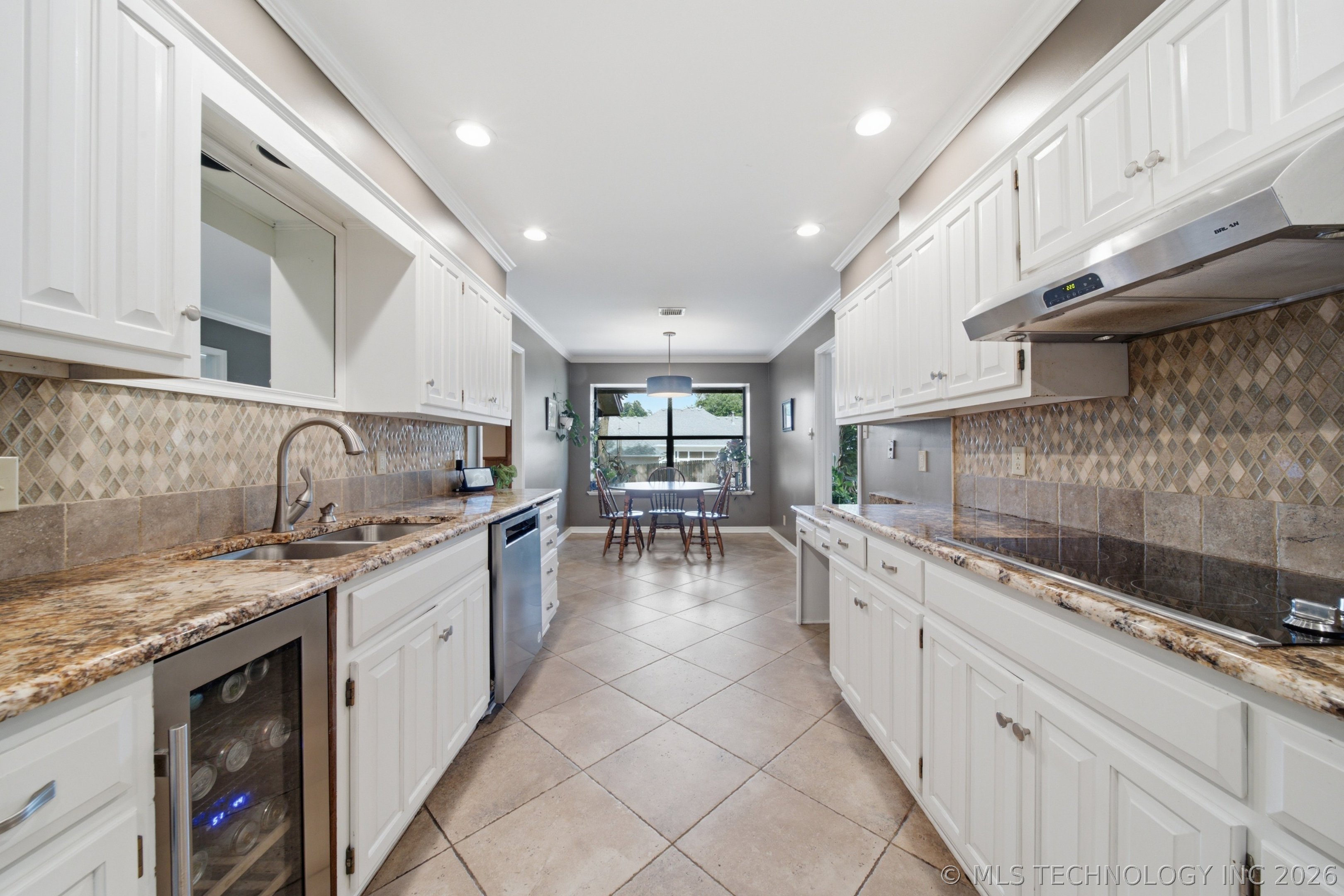 6407 S Quebec Avenue Property Photo 17