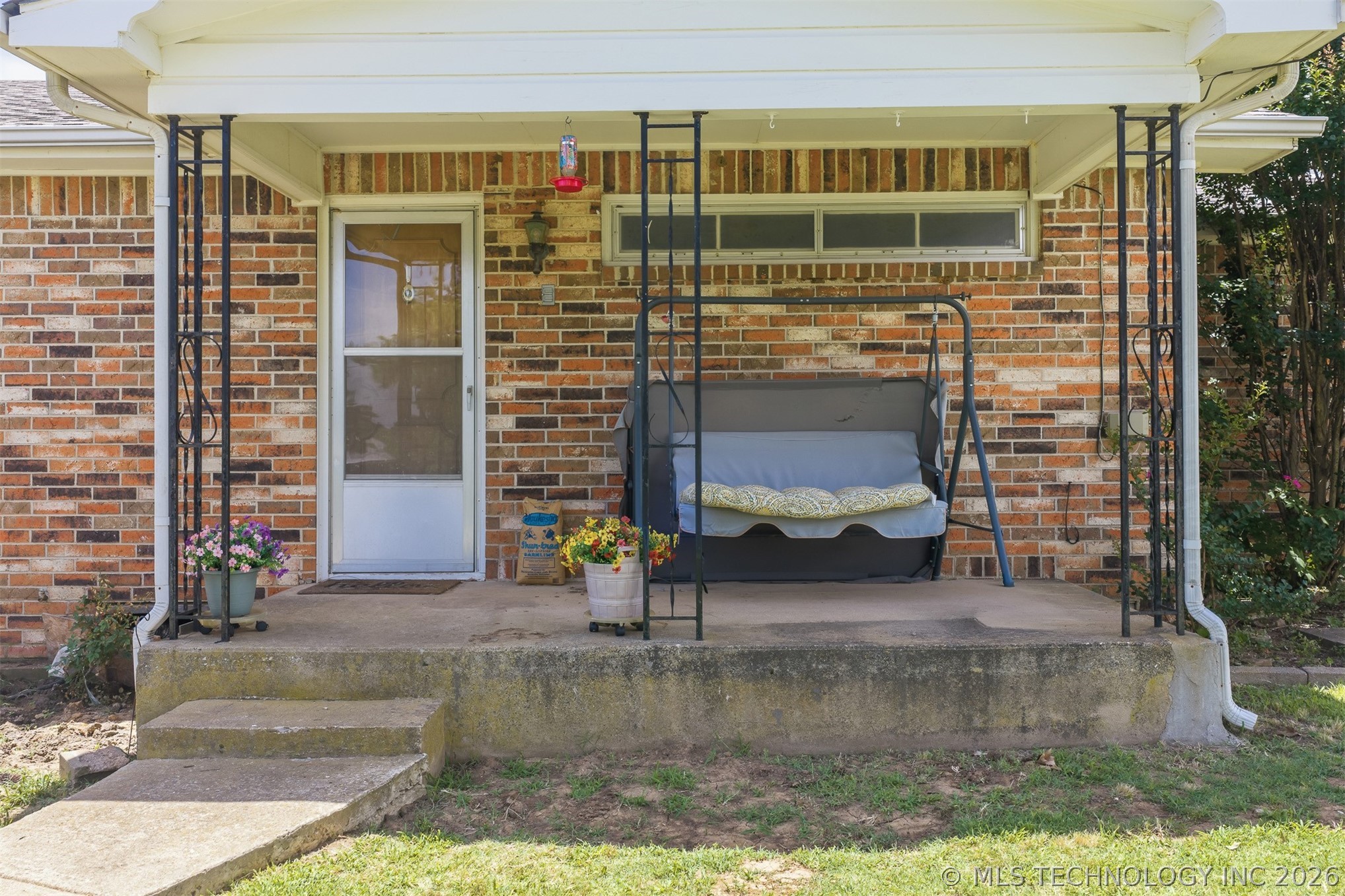 302 3rd Street Property Photo 2