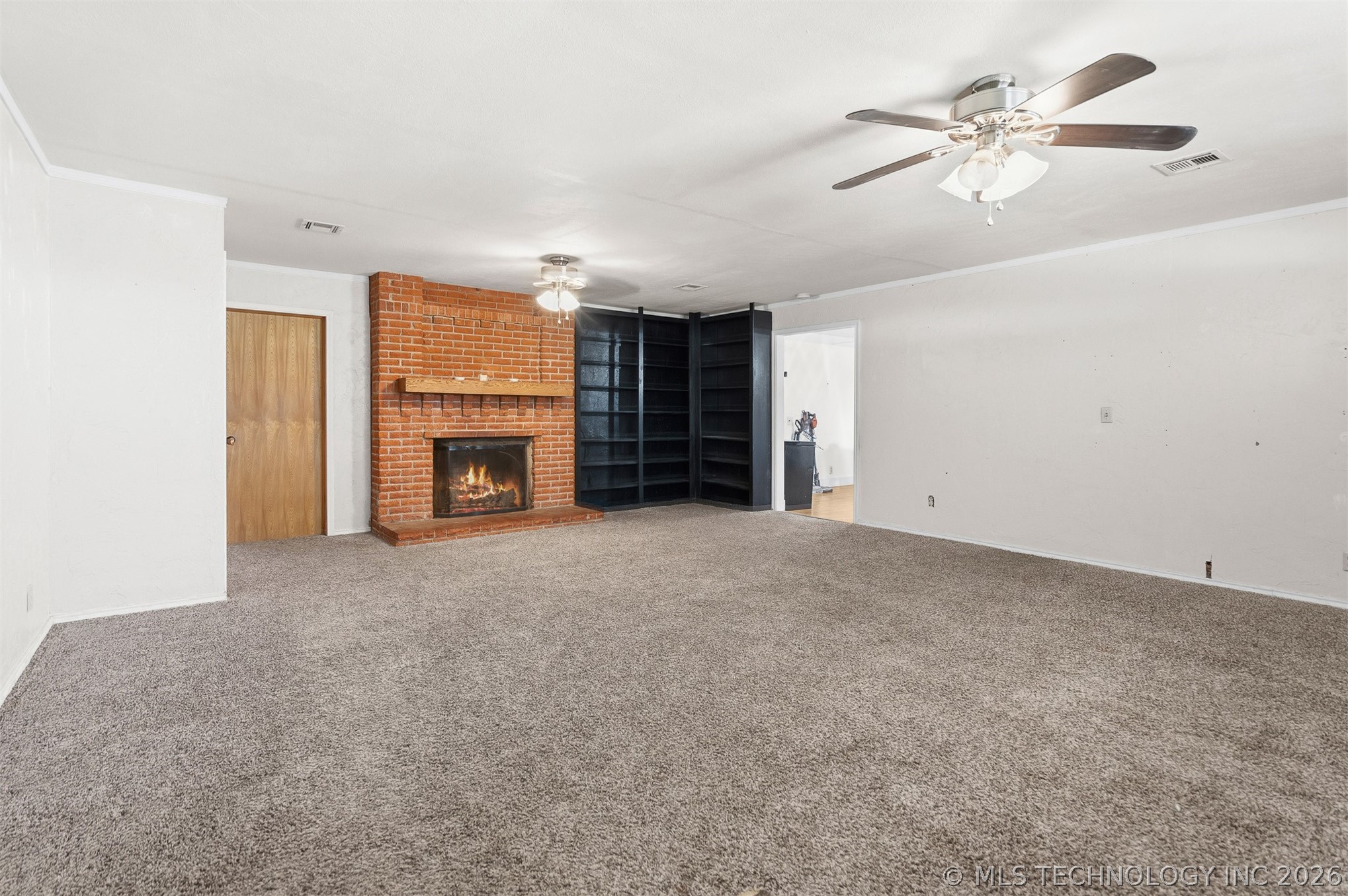 302 3rd Street Property Photo 3